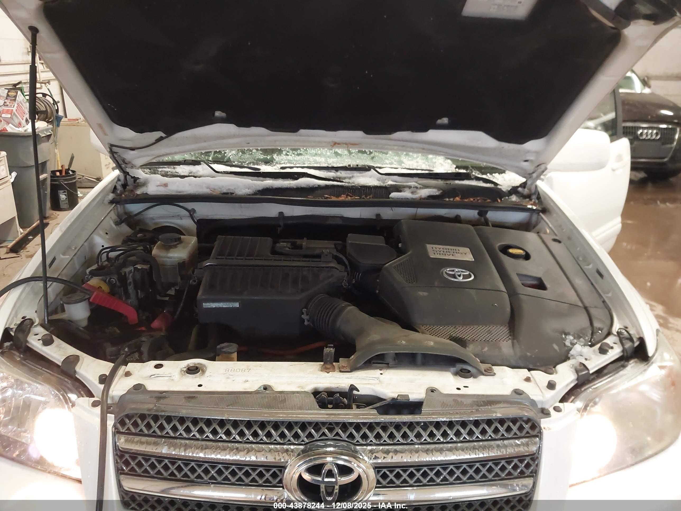 TOYOTA HIGHLANDER image 10