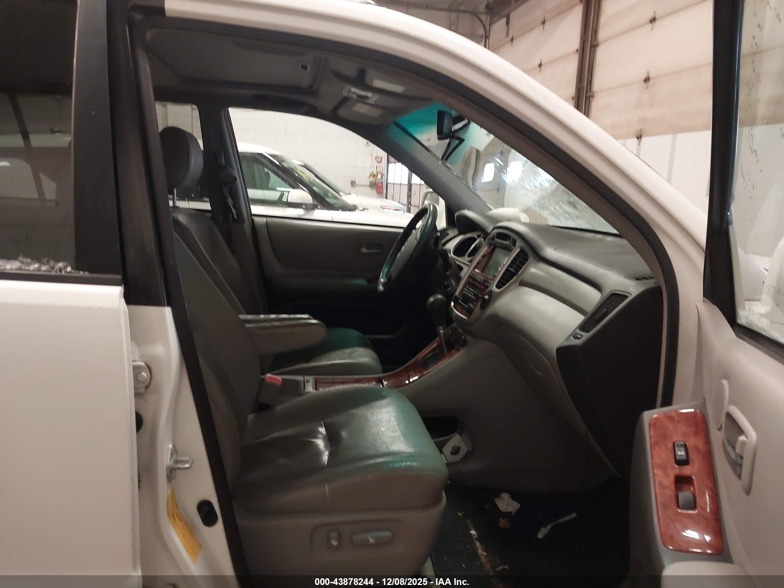 TOYOTA HIGHLANDER image 5