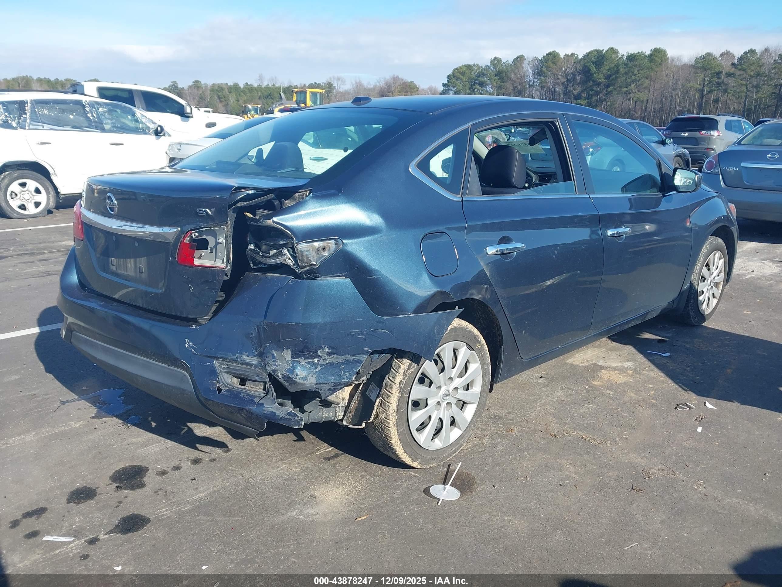 NISSAN SENTRA image 4