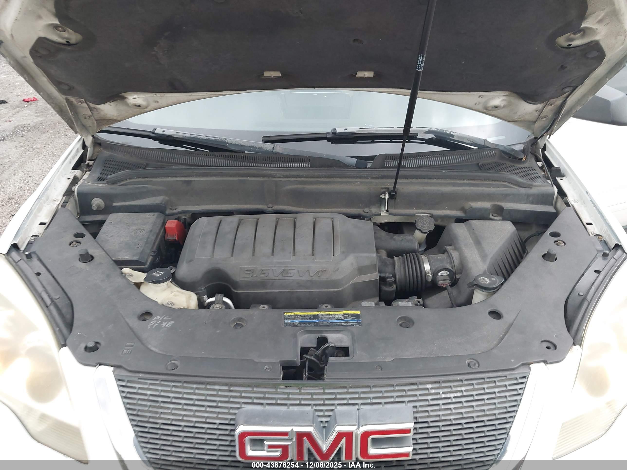 GMC ACADIA image 10