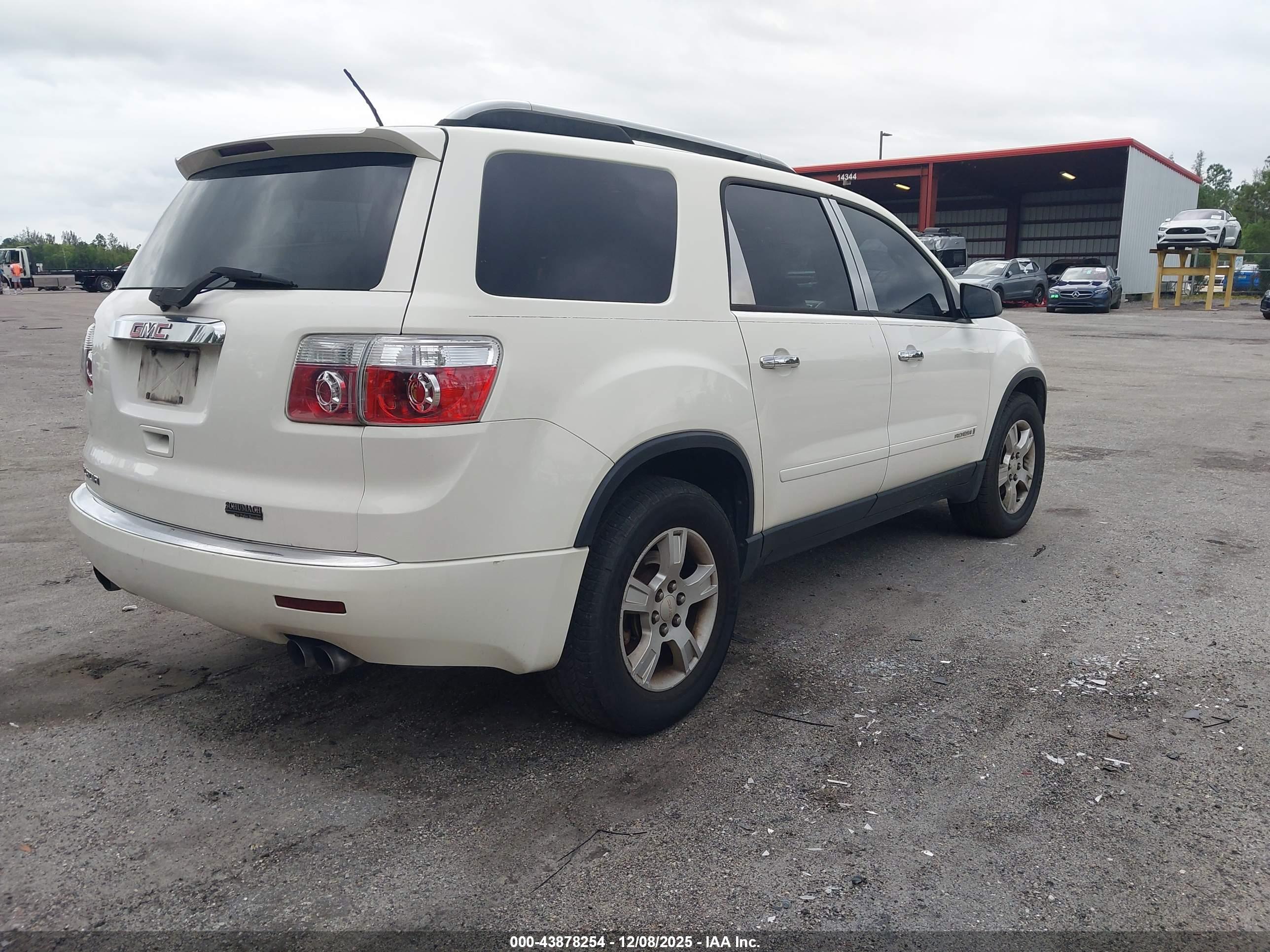 GMC ACADIA image 4