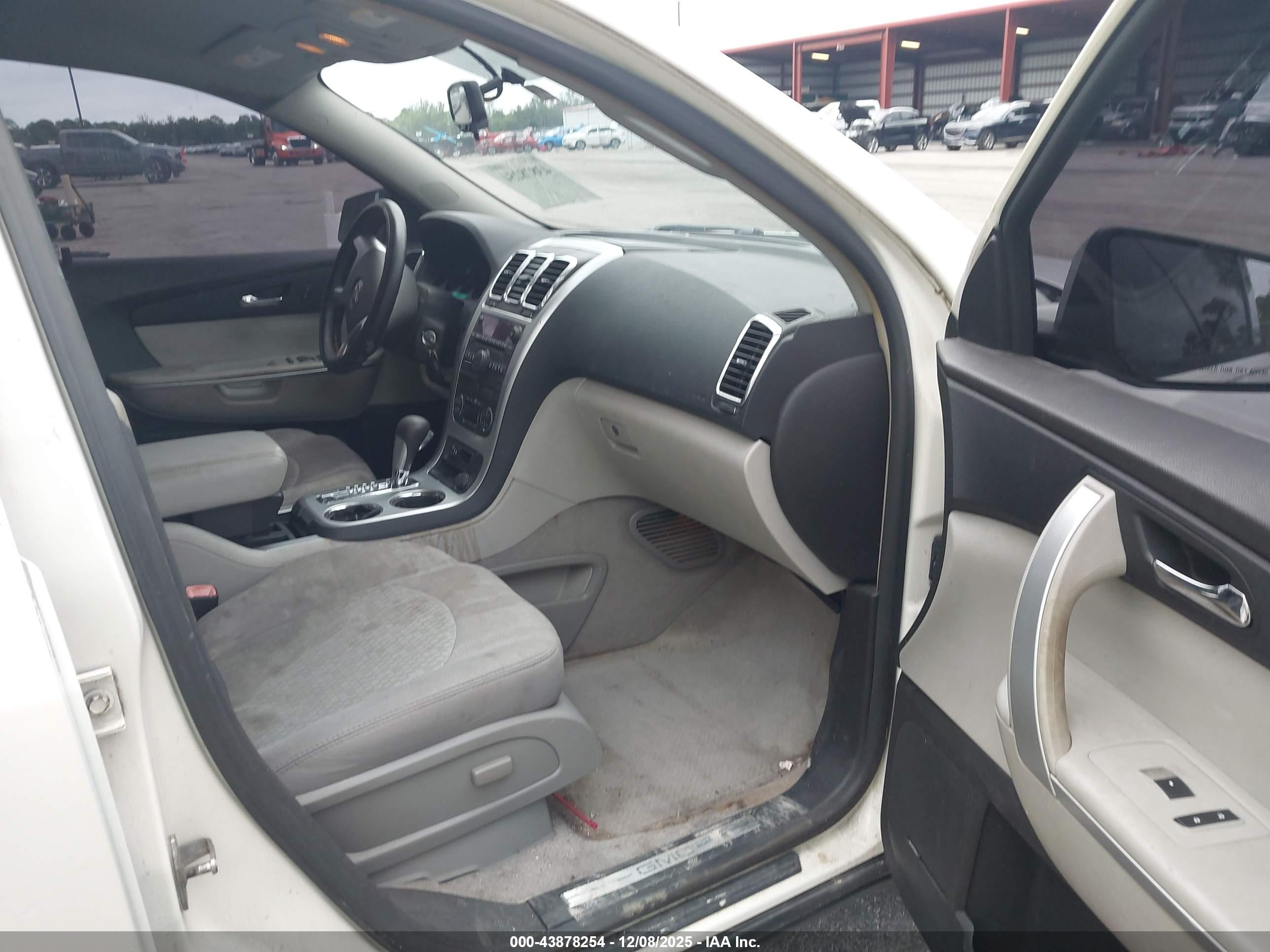 GMC ACADIA image 5