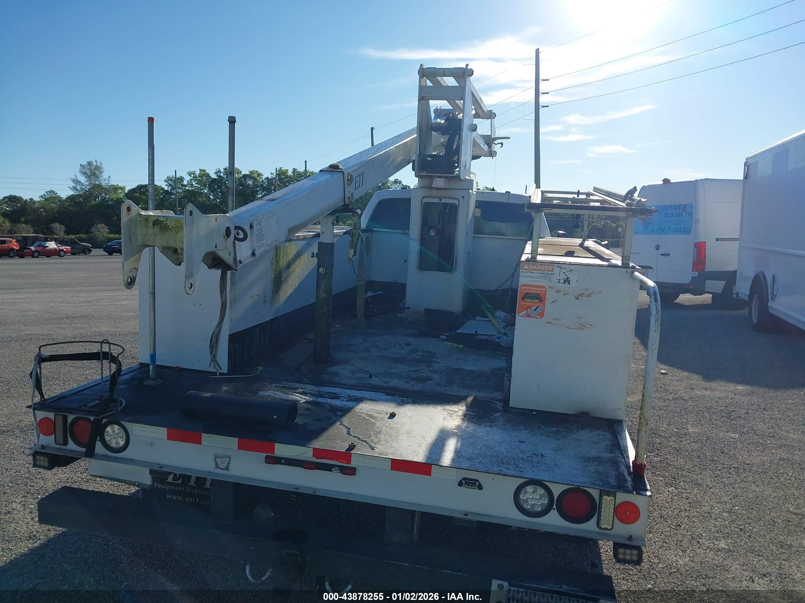 FORD F-450 image 8