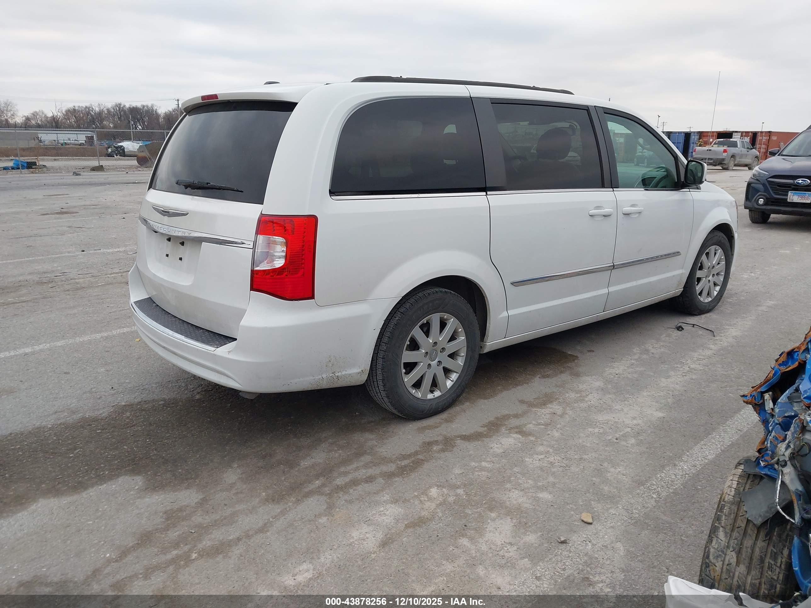 CHRYSLER TOWN image 4