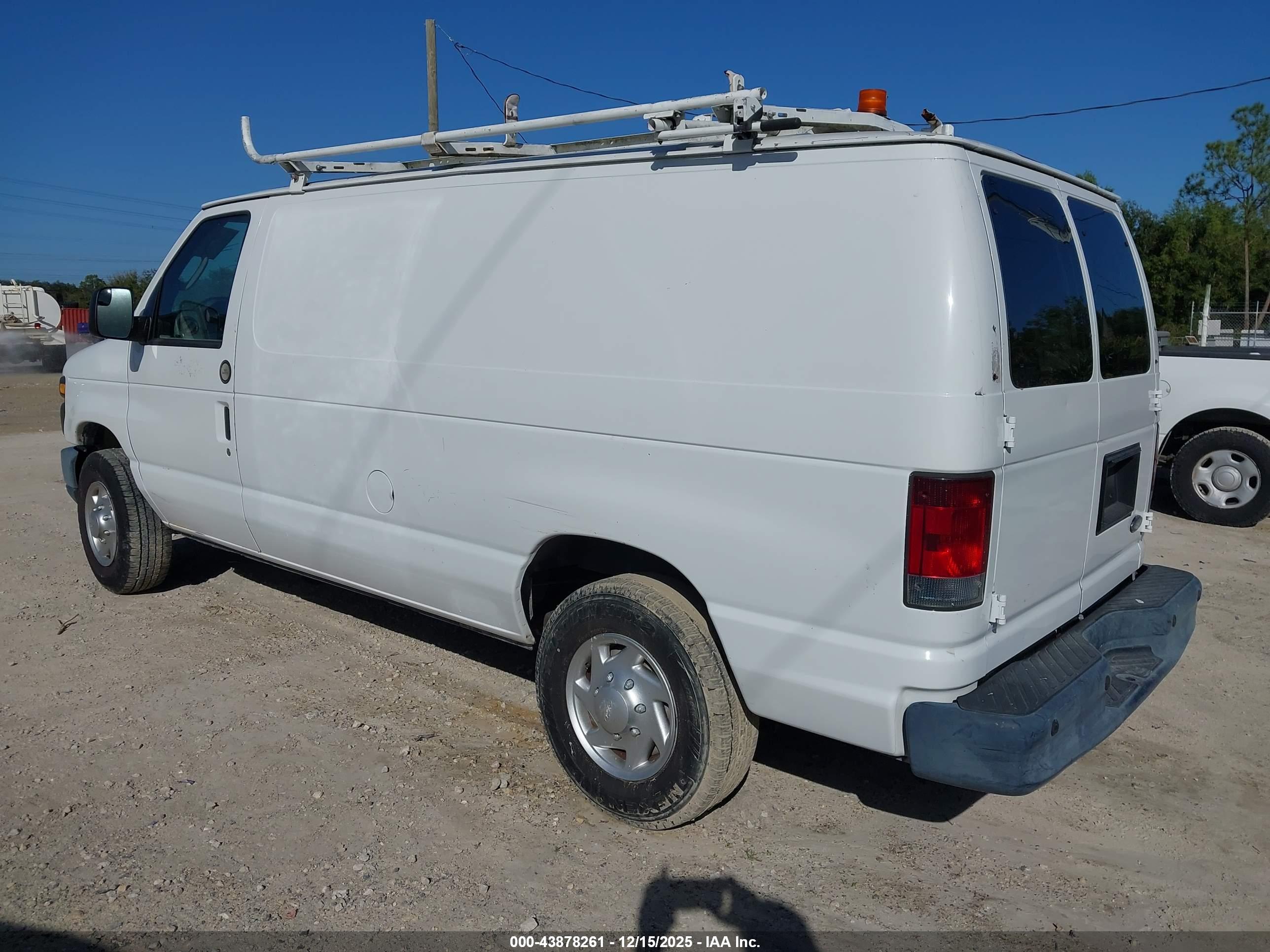 FORD E-250 image 3