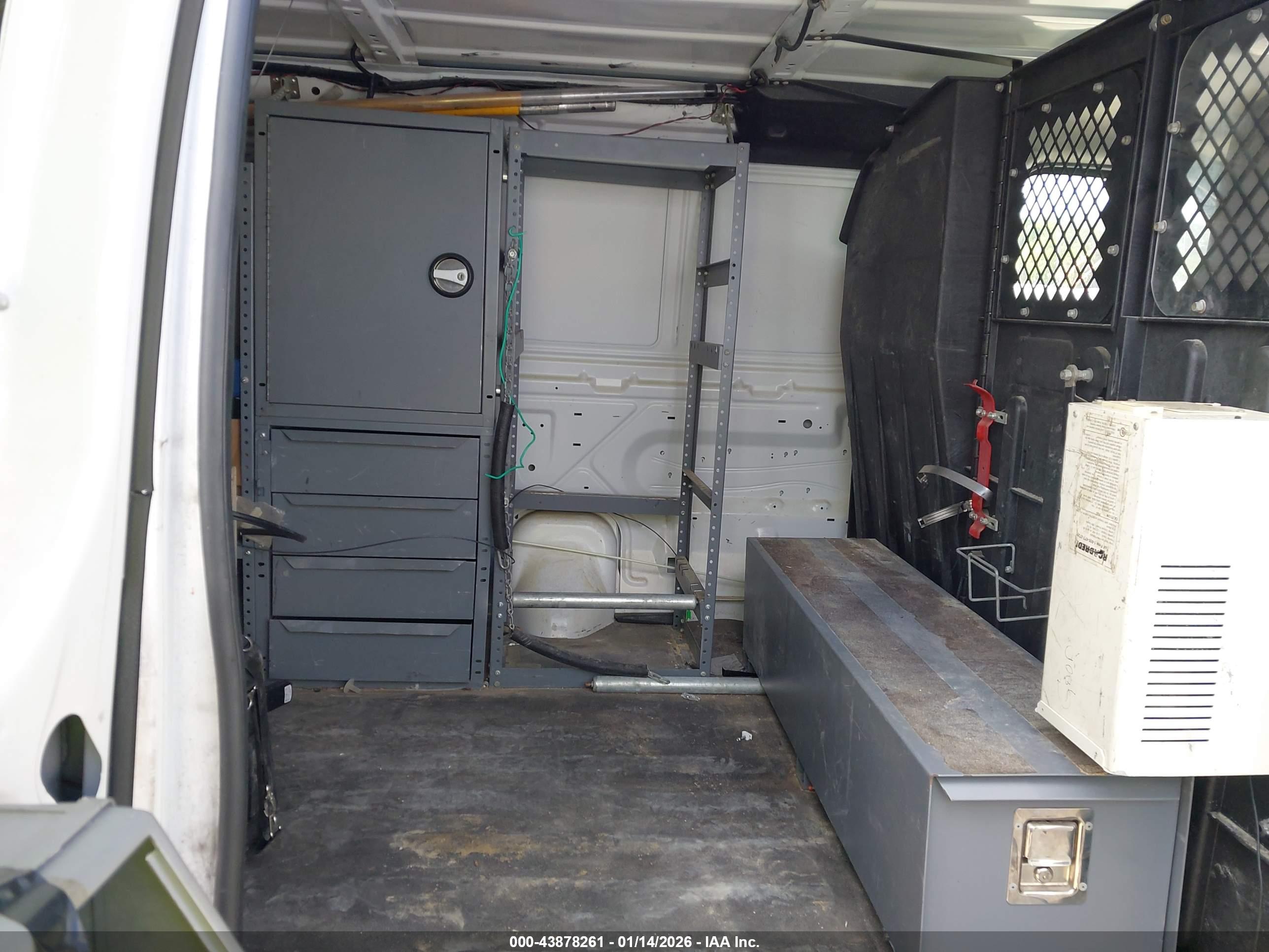 FORD E-250 image 8