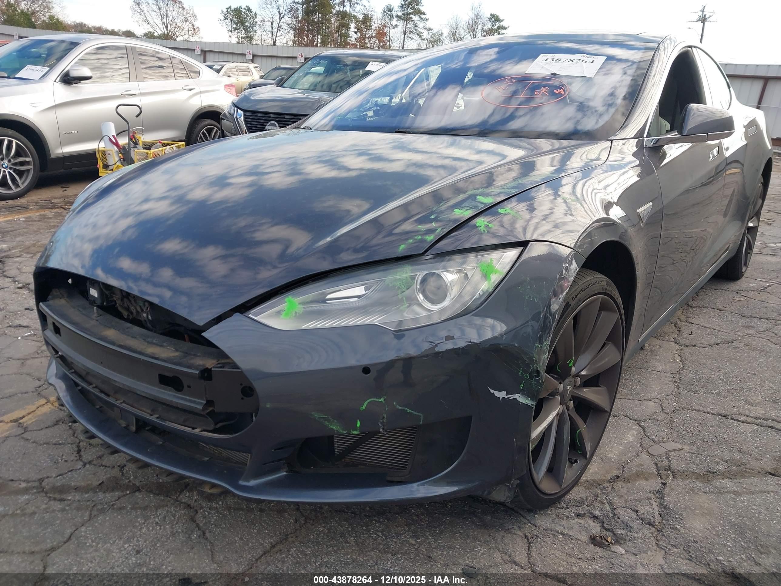 TESLA MODEL image 6