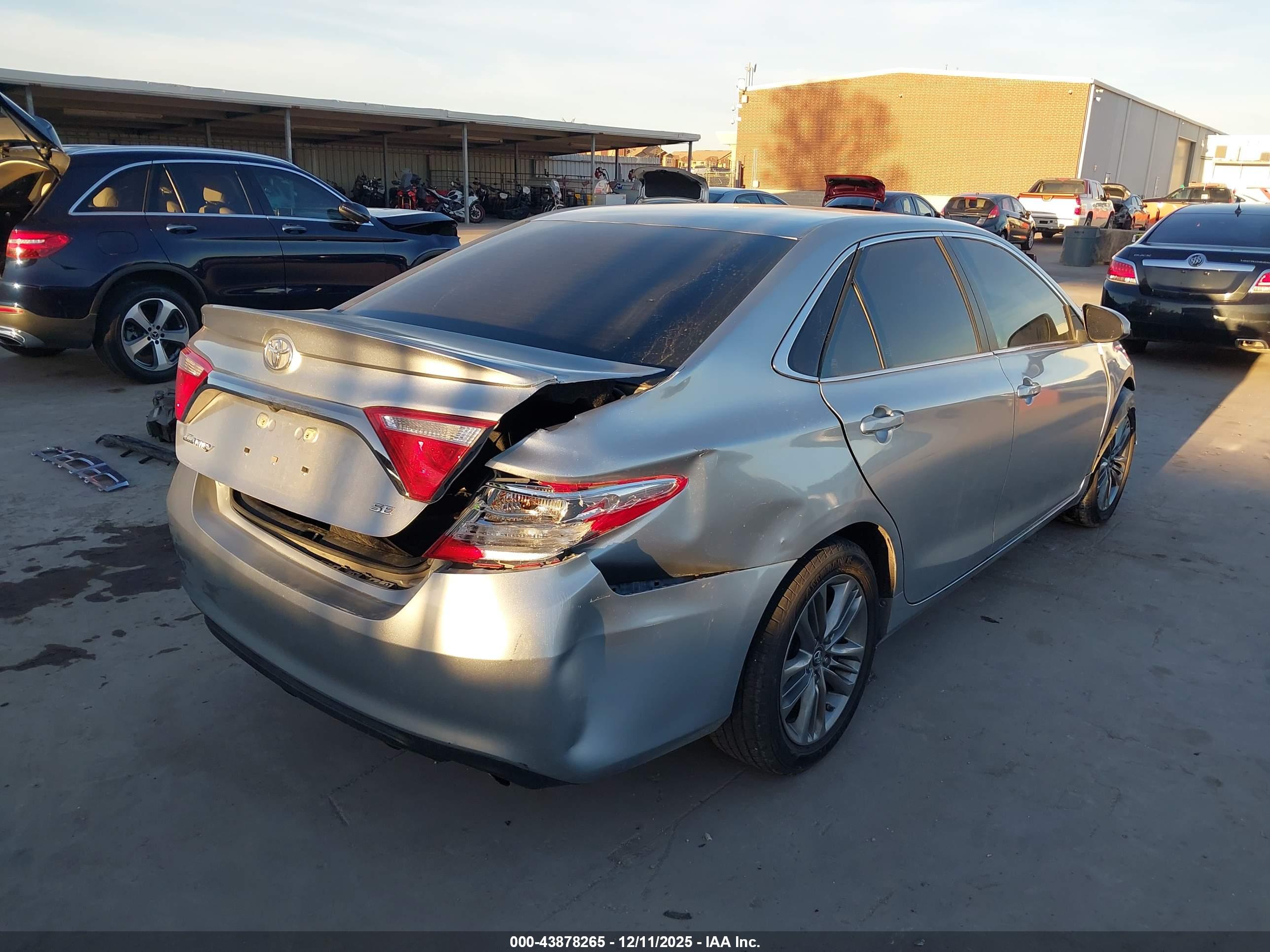 TOYOTA CAMRY image 4