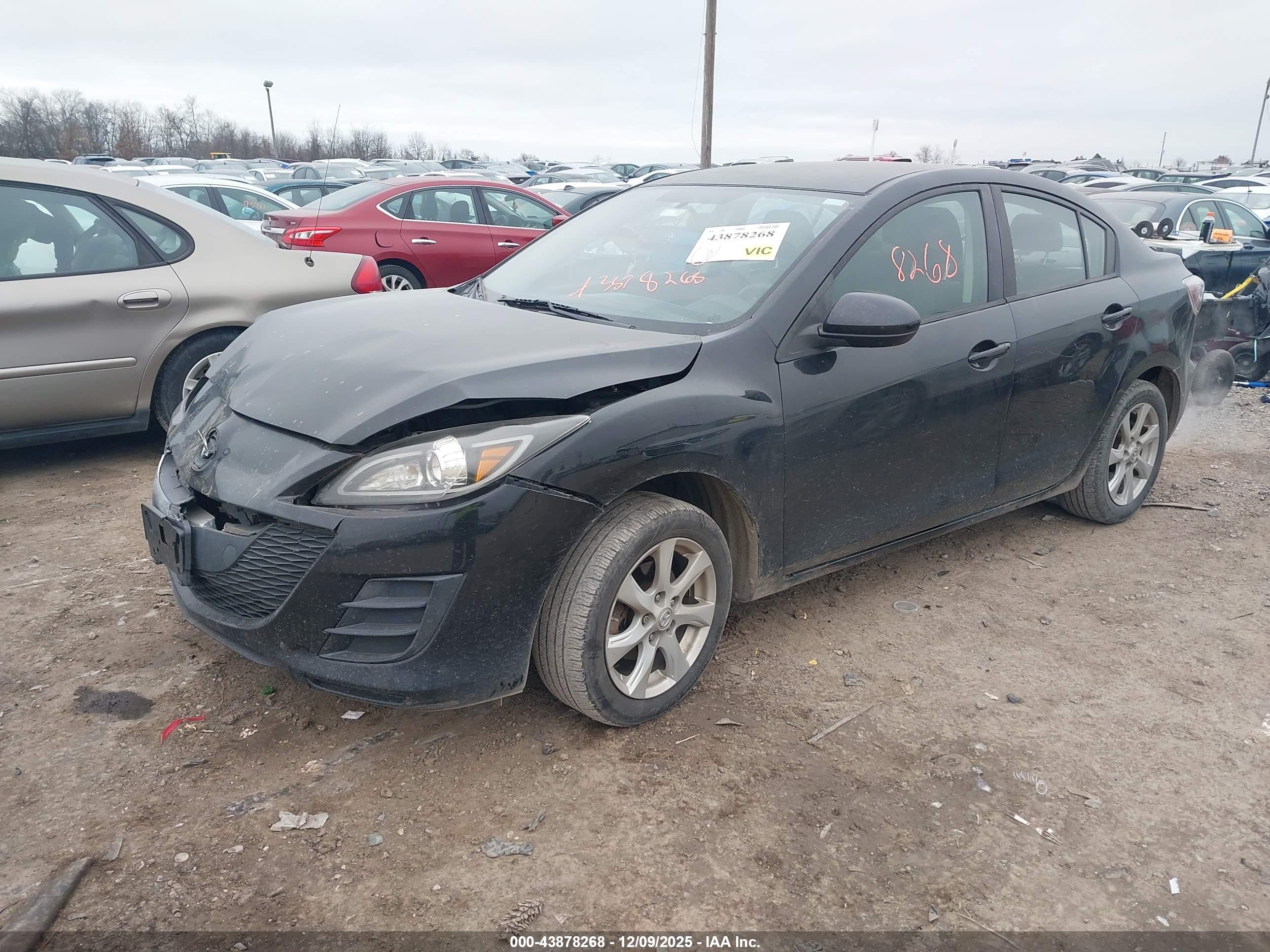 MAZDA MAZDA3 image 2