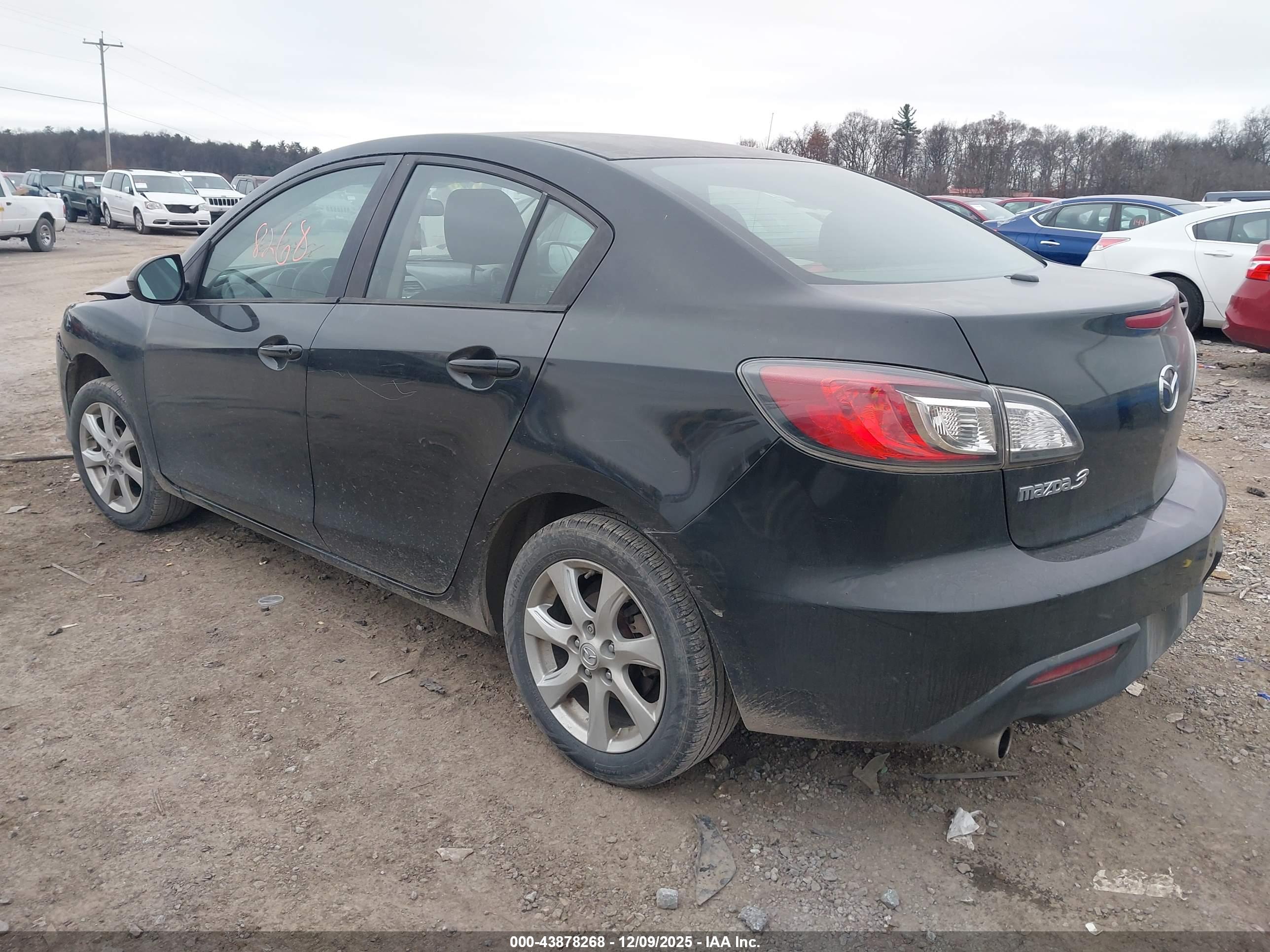MAZDA MAZDA3 image 3