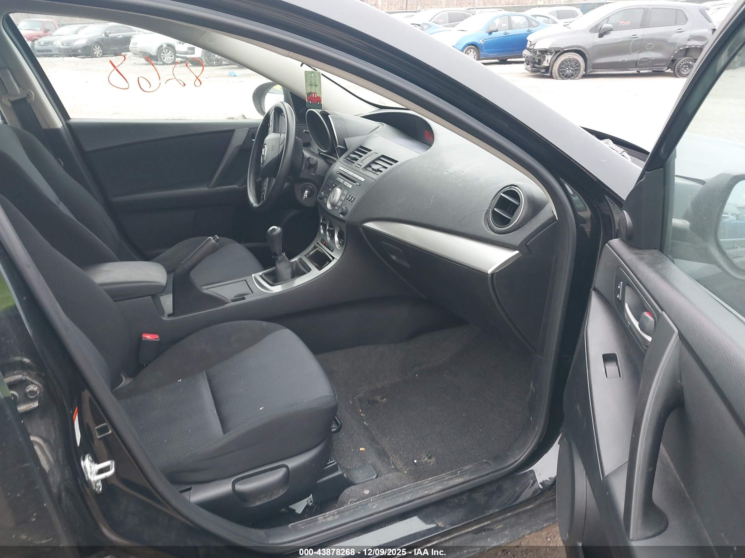 MAZDA MAZDA3 image 5