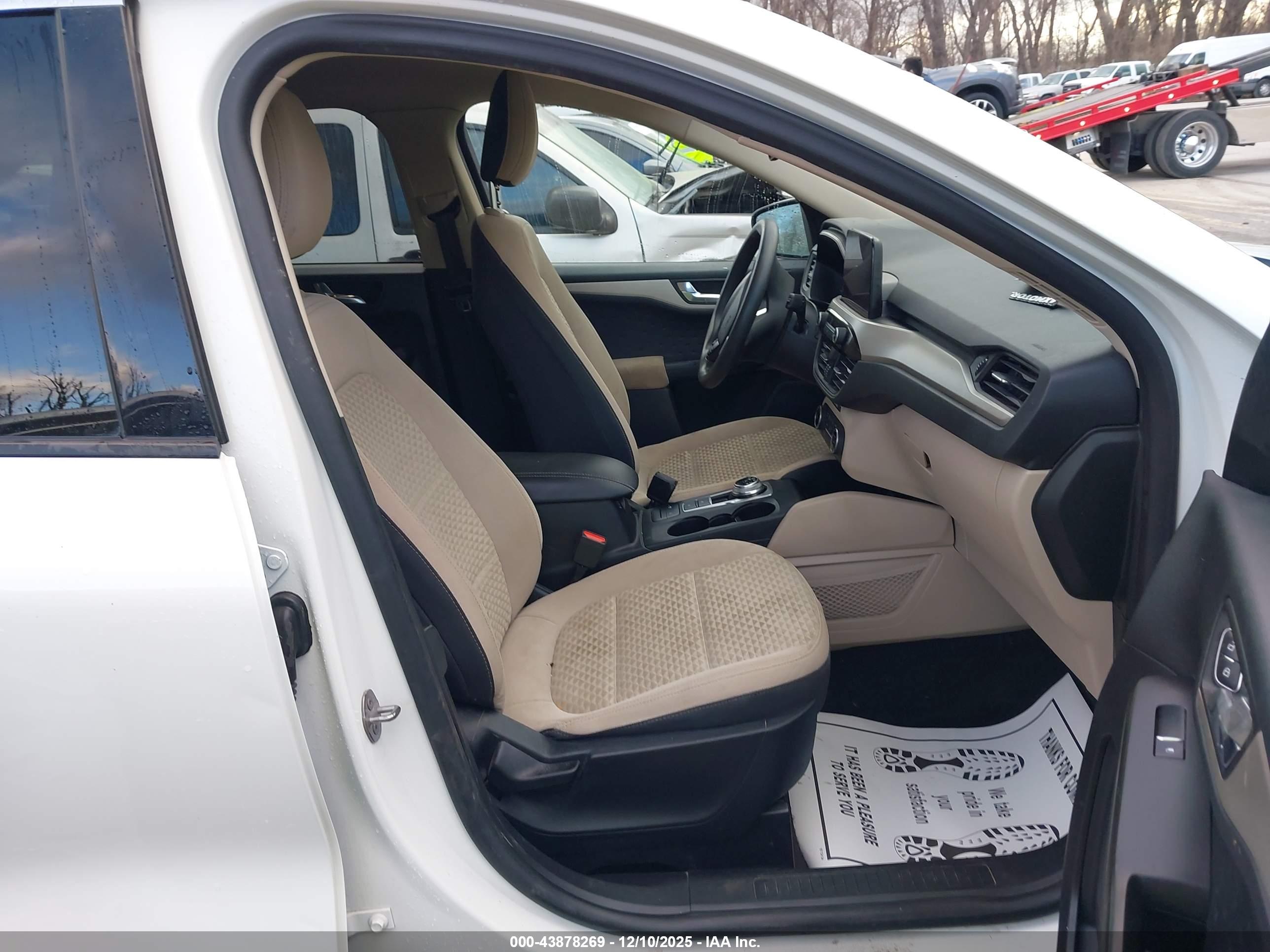 FORD ESCAPE image 5