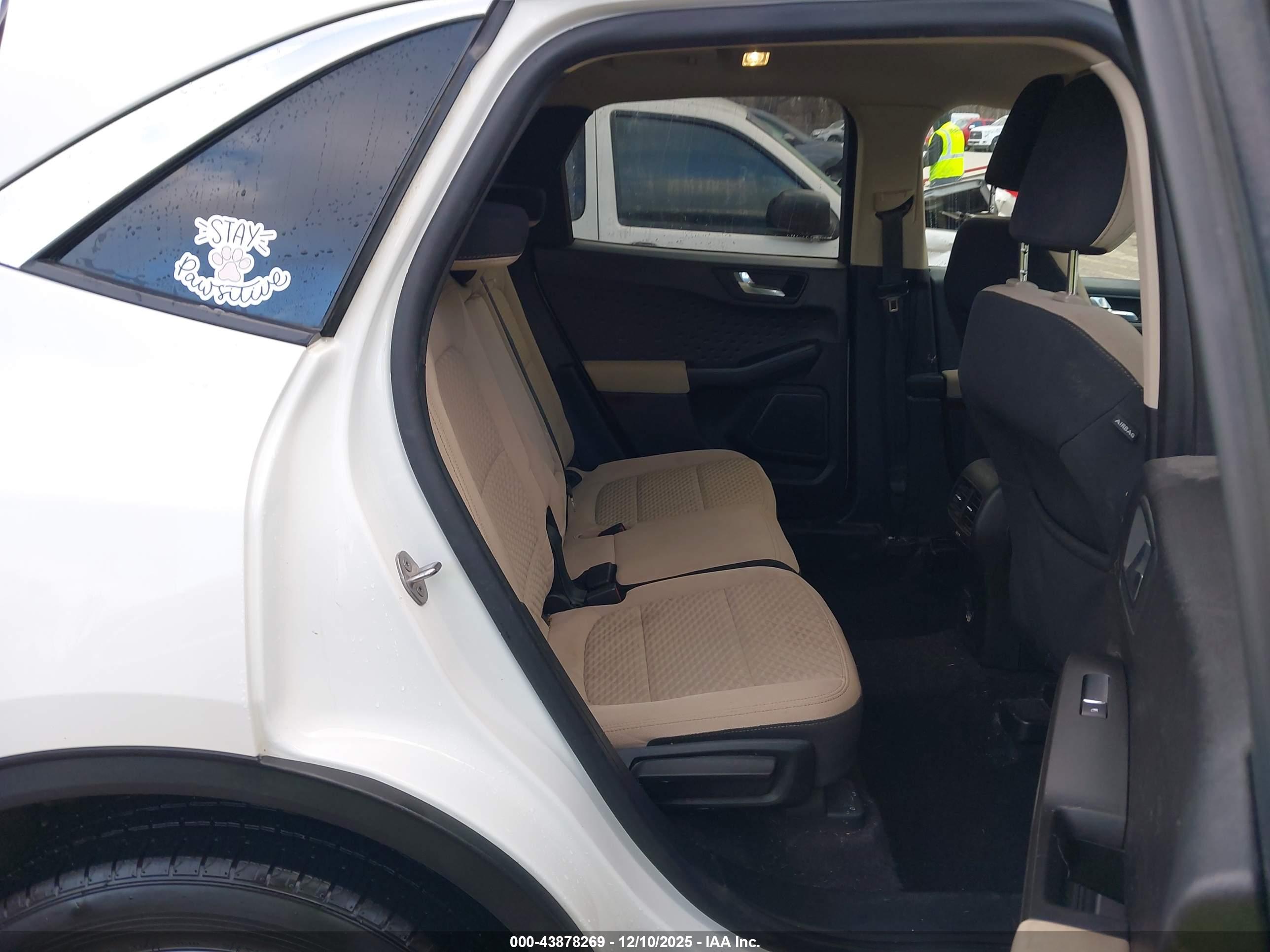 FORD ESCAPE image 8