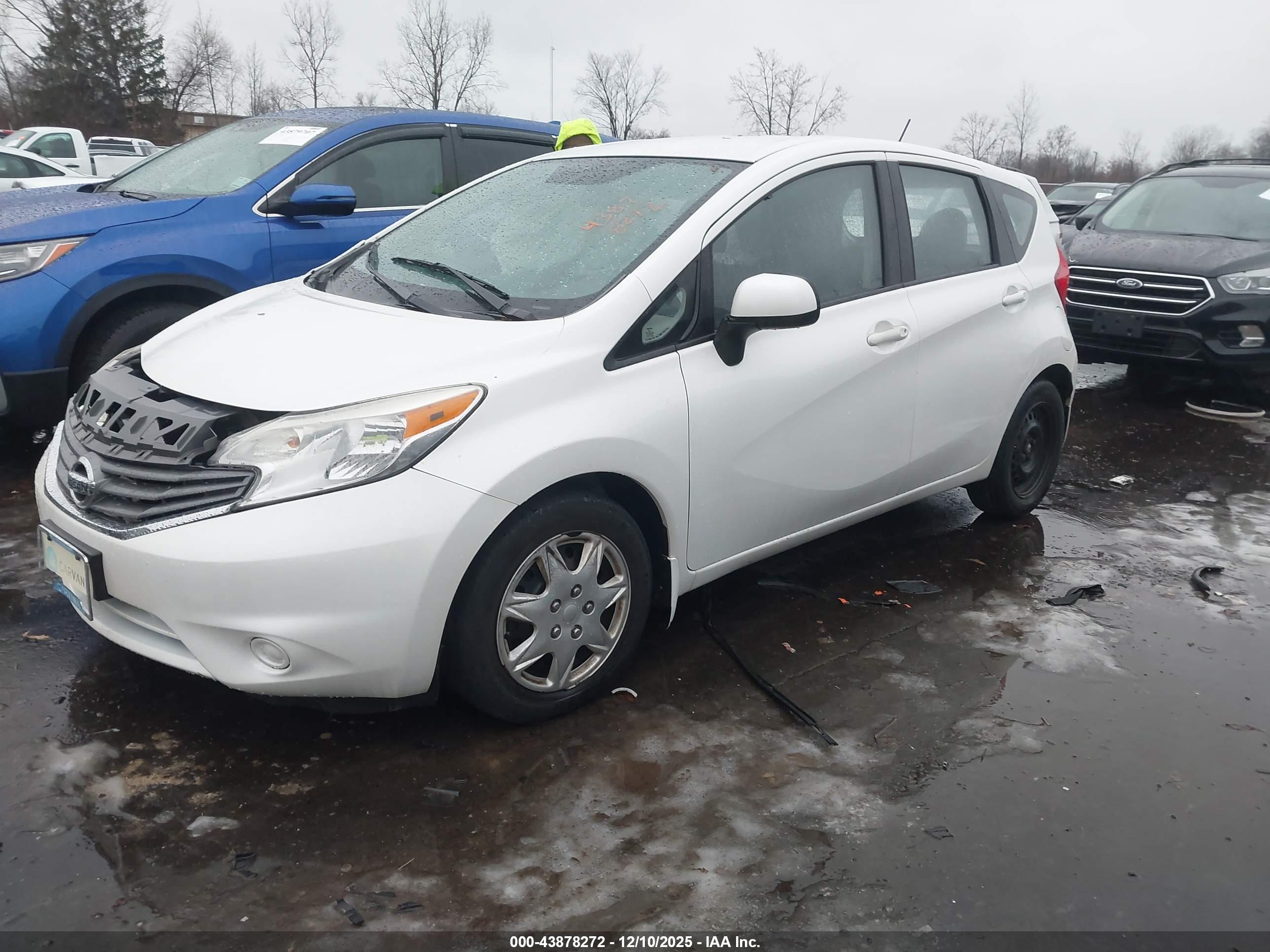 NISSAN VERSA image 2