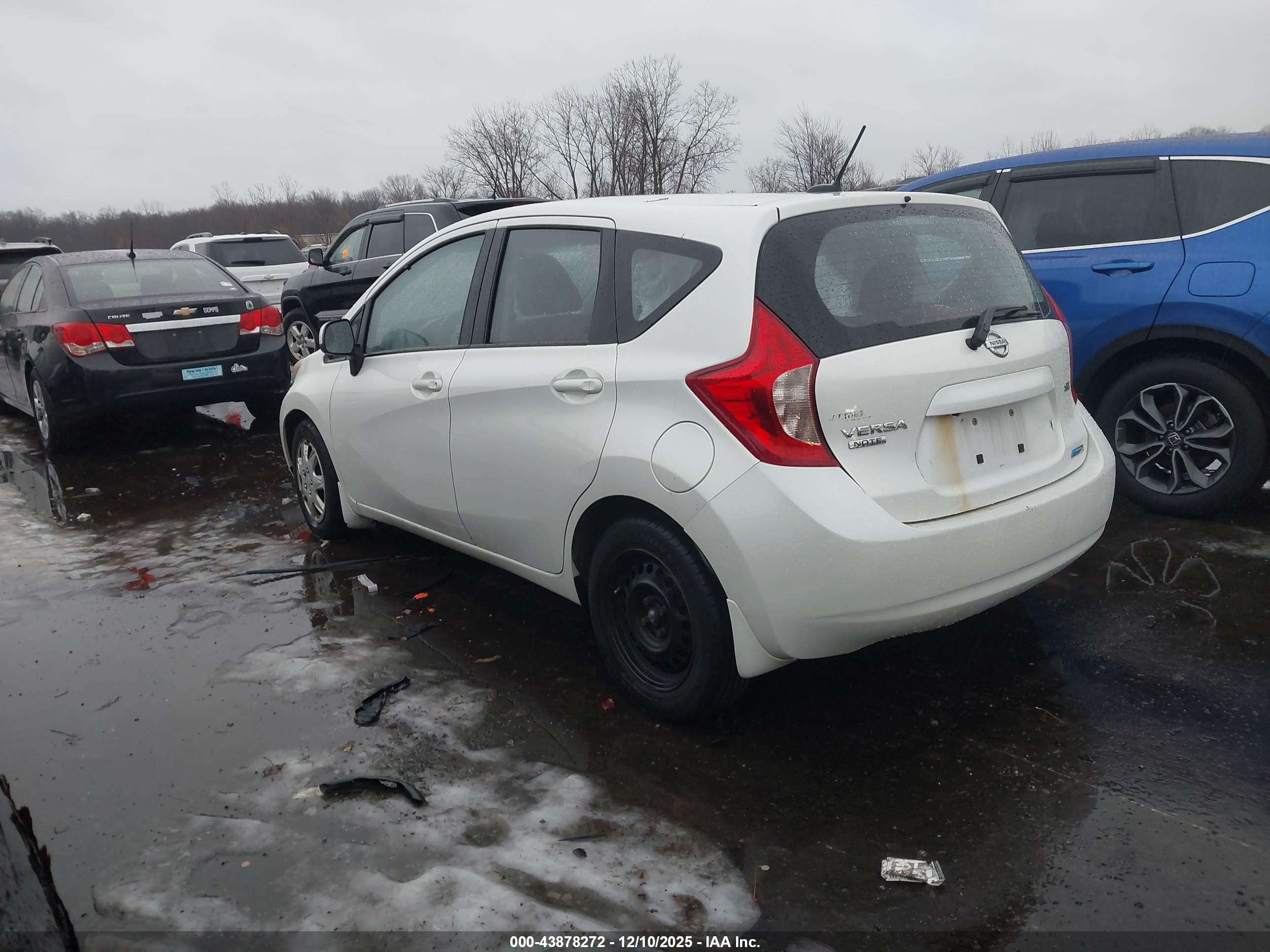 NISSAN VERSA image 3