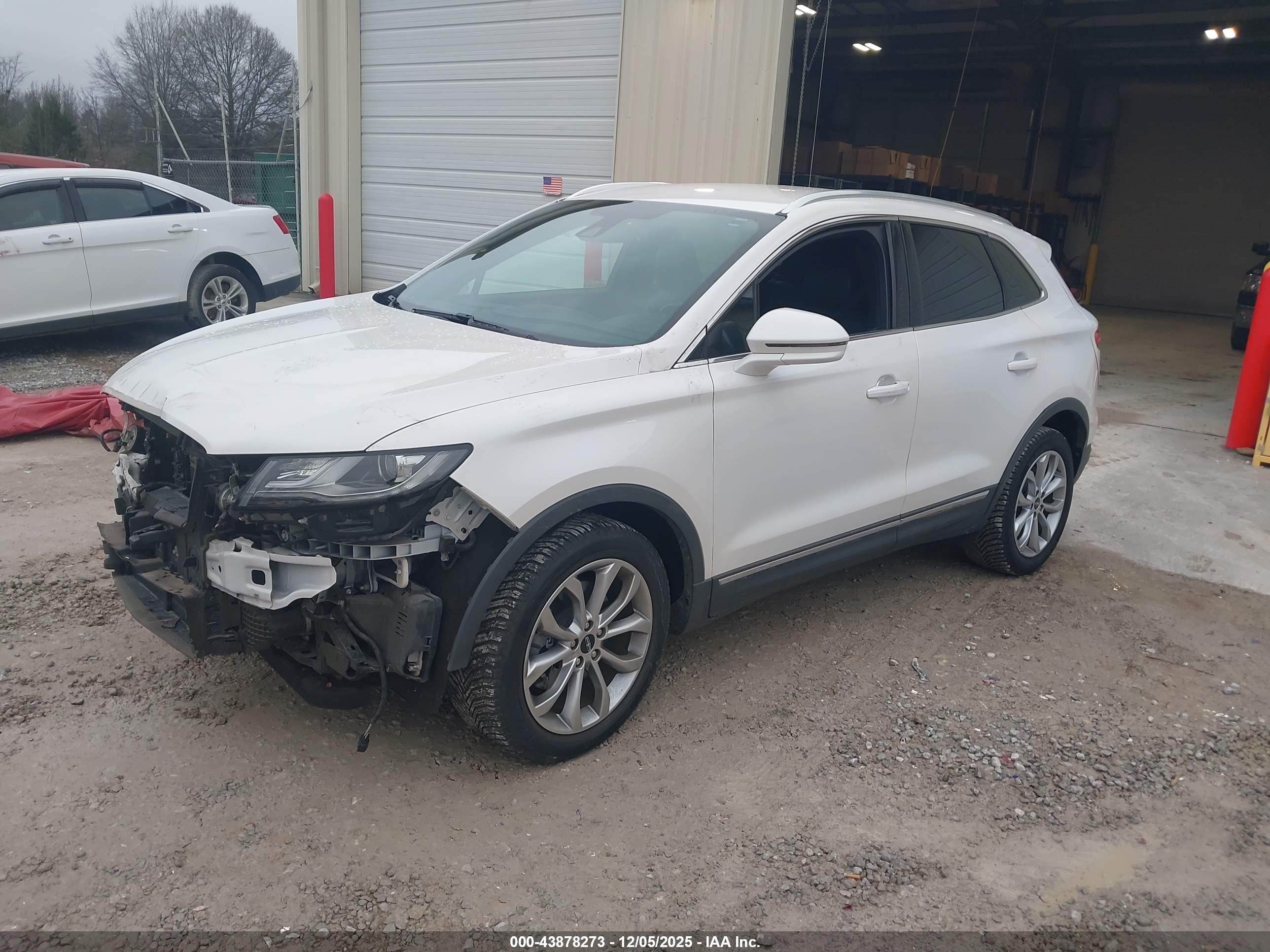 LINCOLN MKC image 2