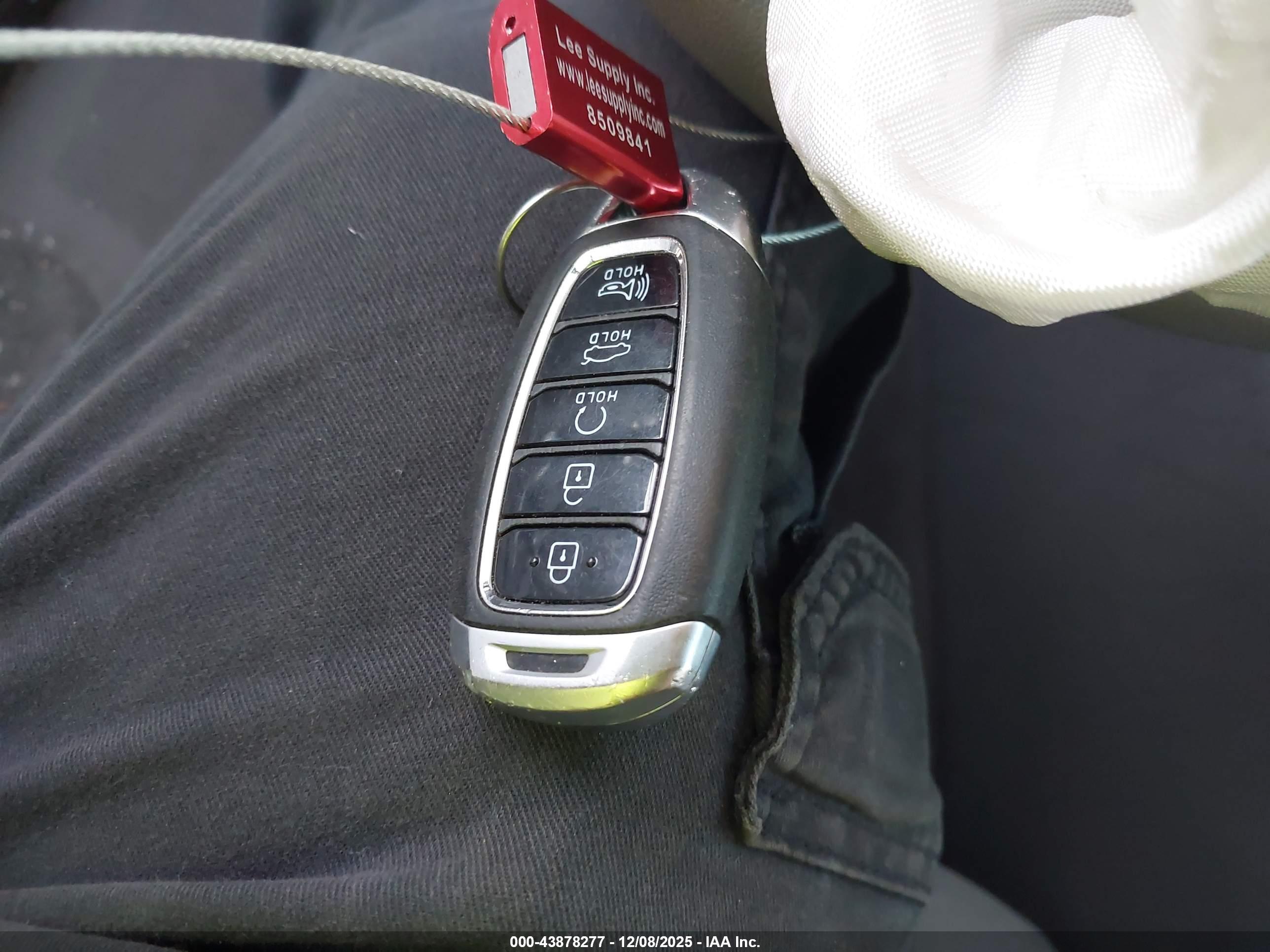 HYUNDAI ELANTRA image 11