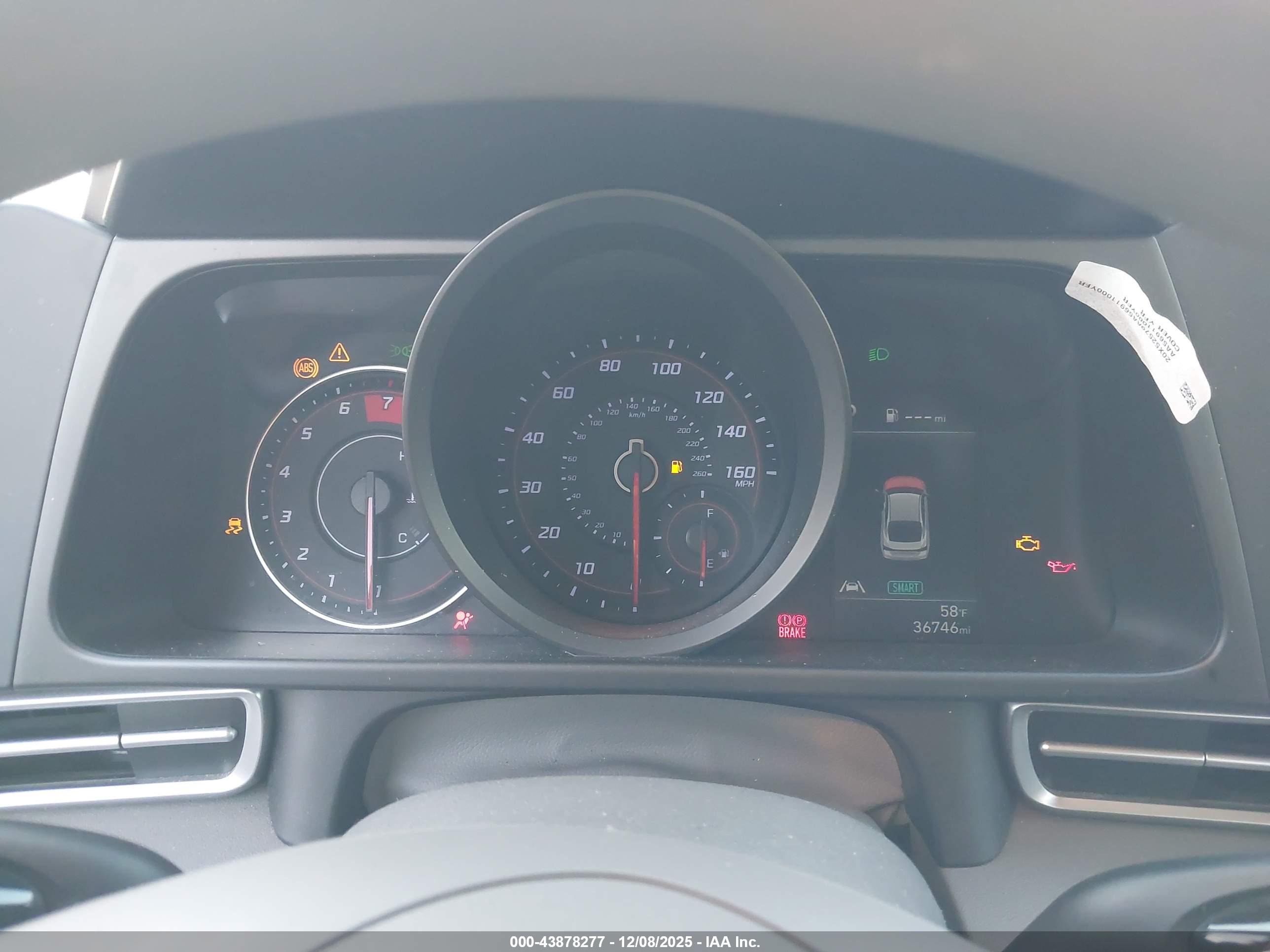 HYUNDAI ELANTRA image 7