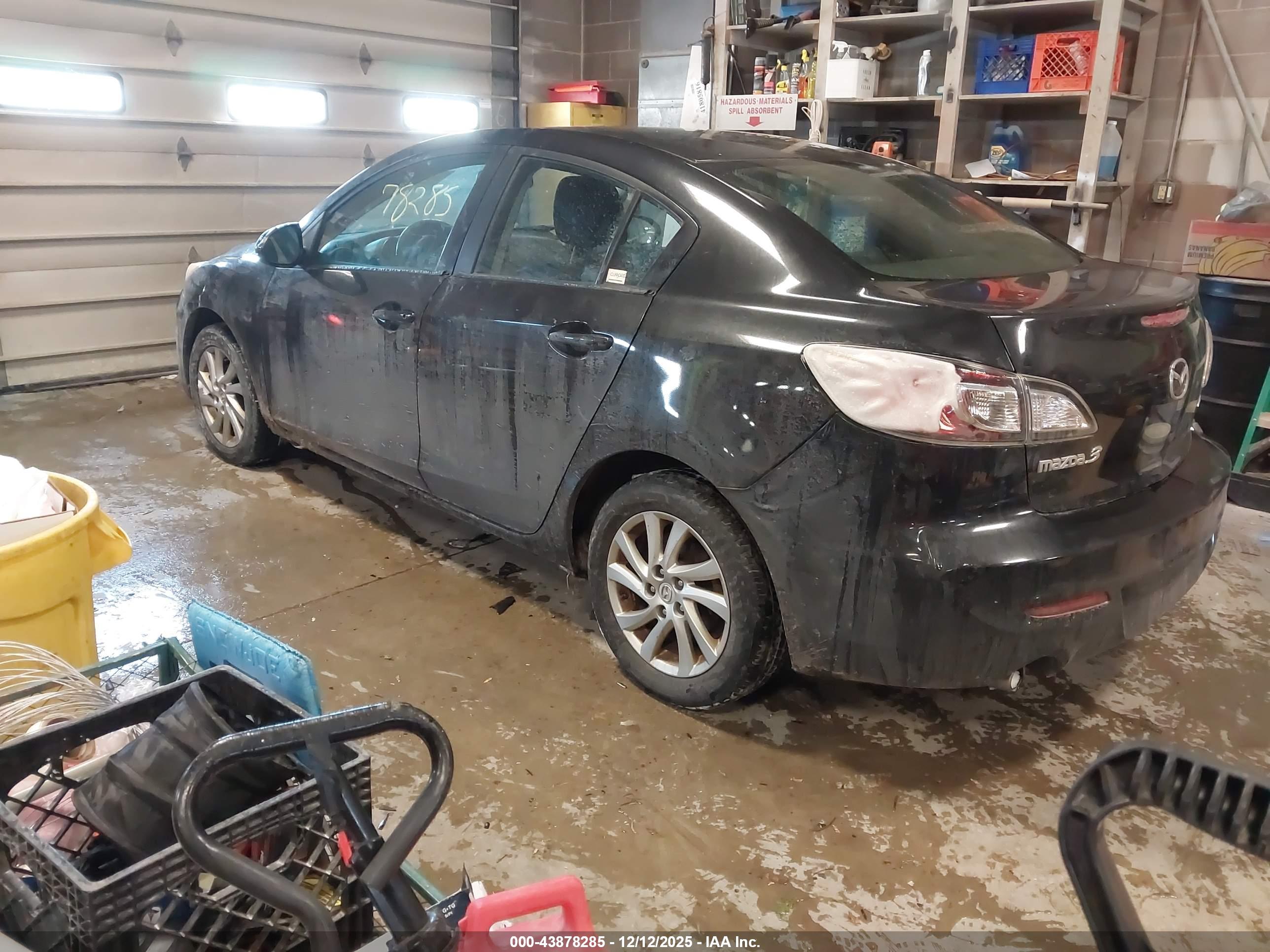 MAZDA MAZDA3 image 3