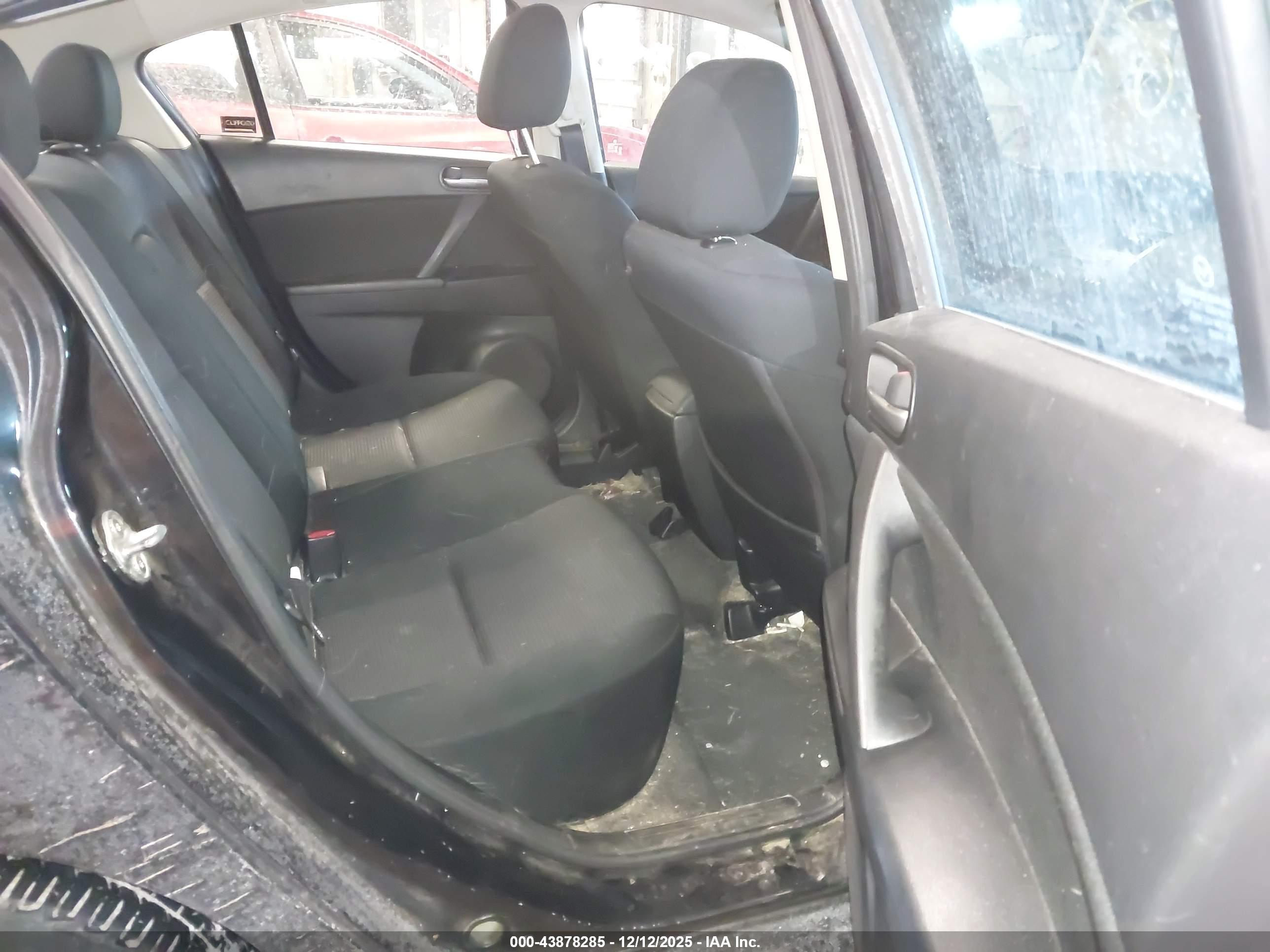 MAZDA MAZDA3 image 8