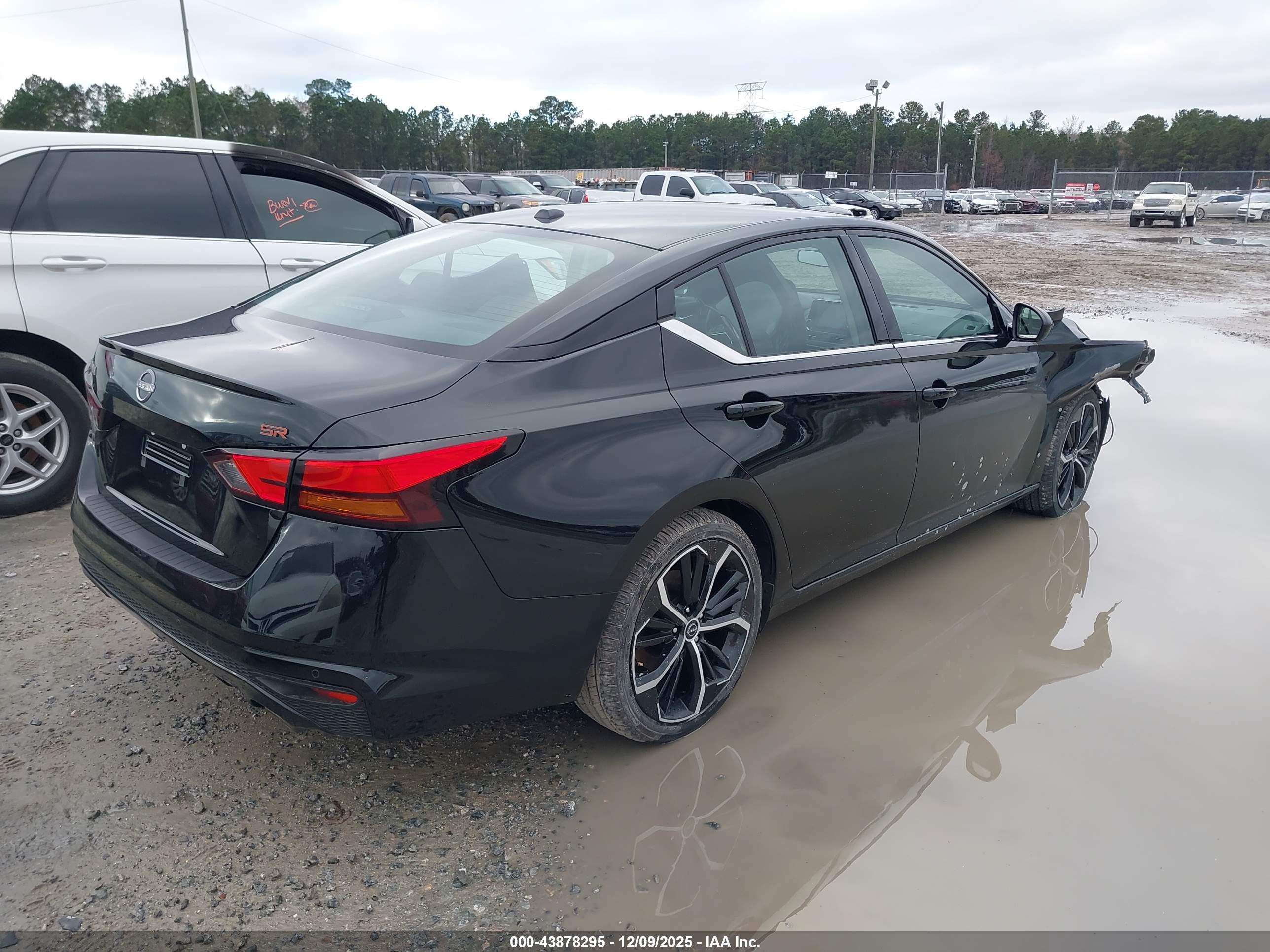 NISSAN ALTIMA image 4