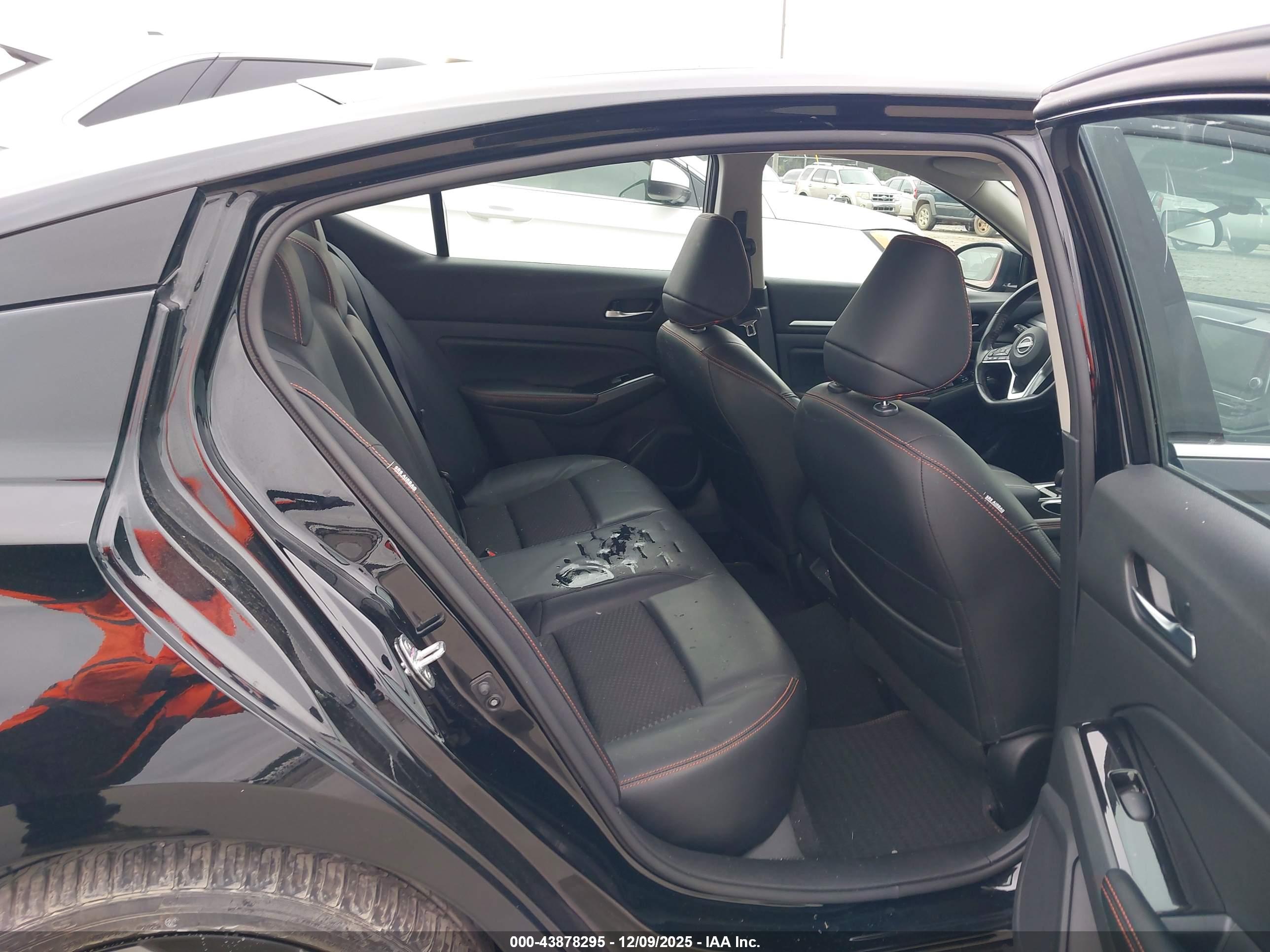 NISSAN ALTIMA image 8