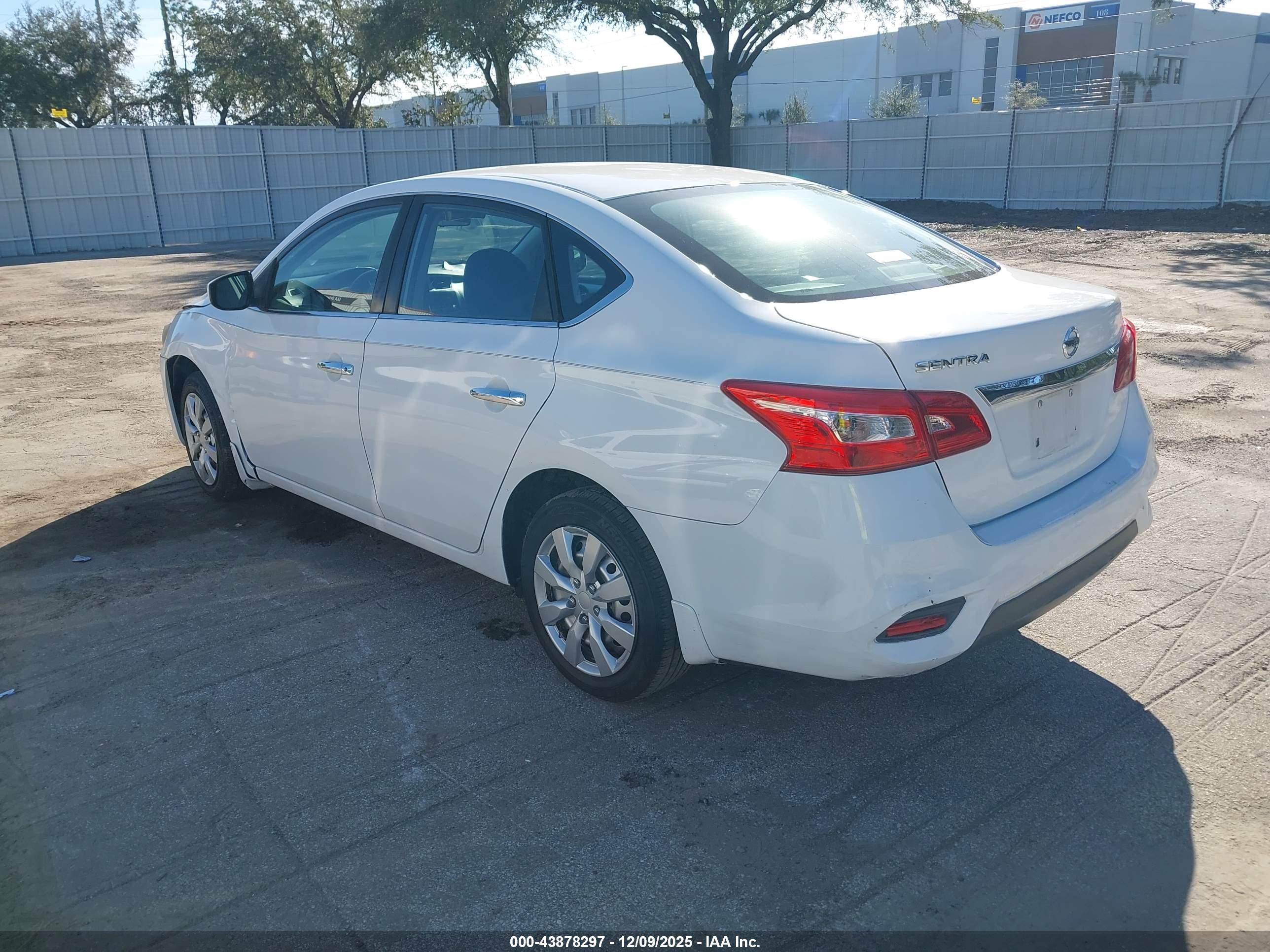 NISSAN SENTRA image 3