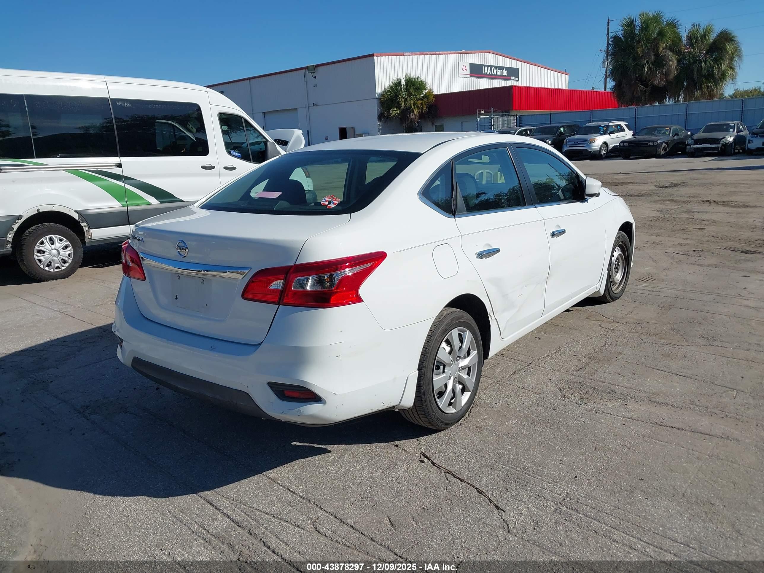 NISSAN SENTRA image 4