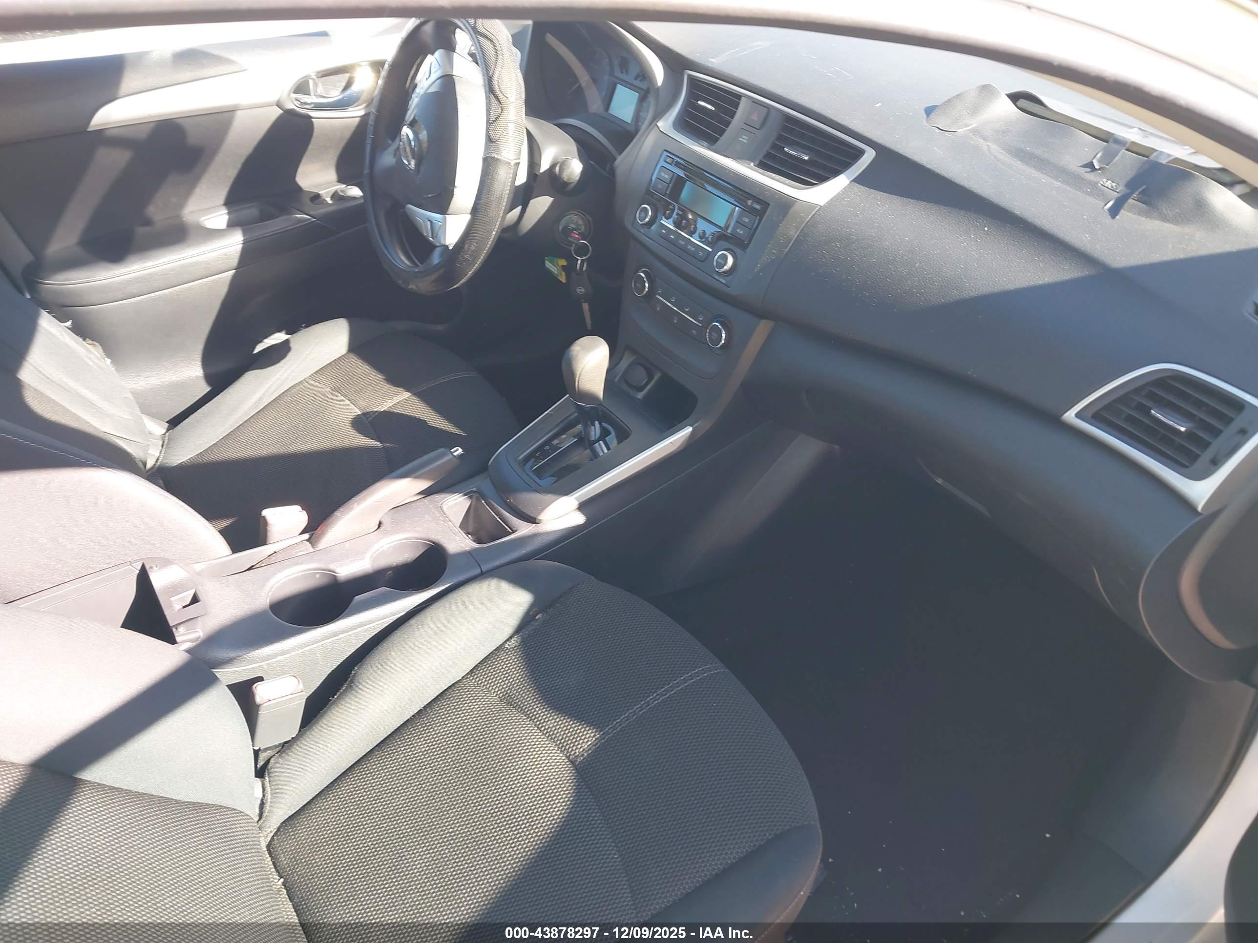 NISSAN SENTRA image 5