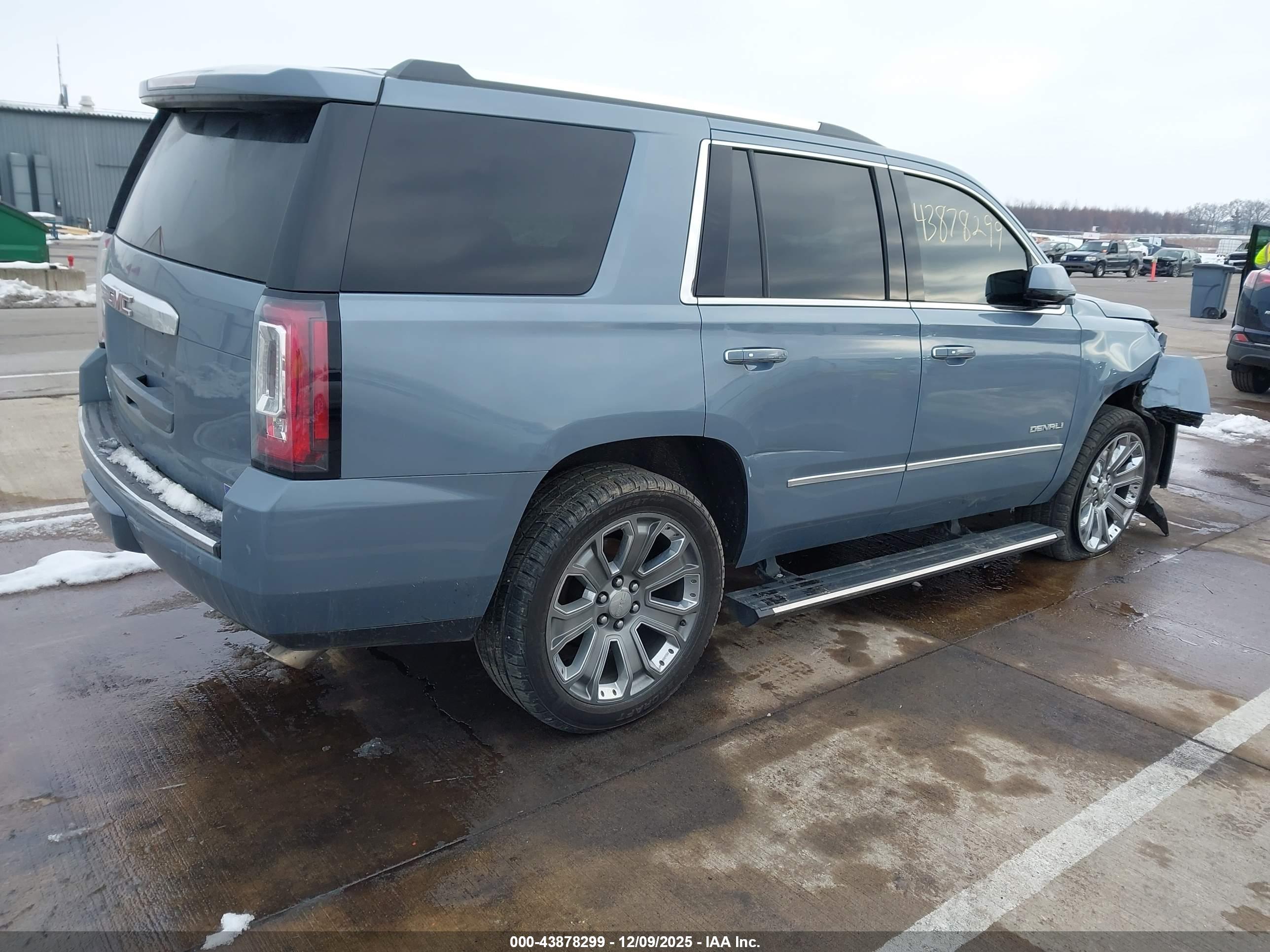 GMC YUKON image 4