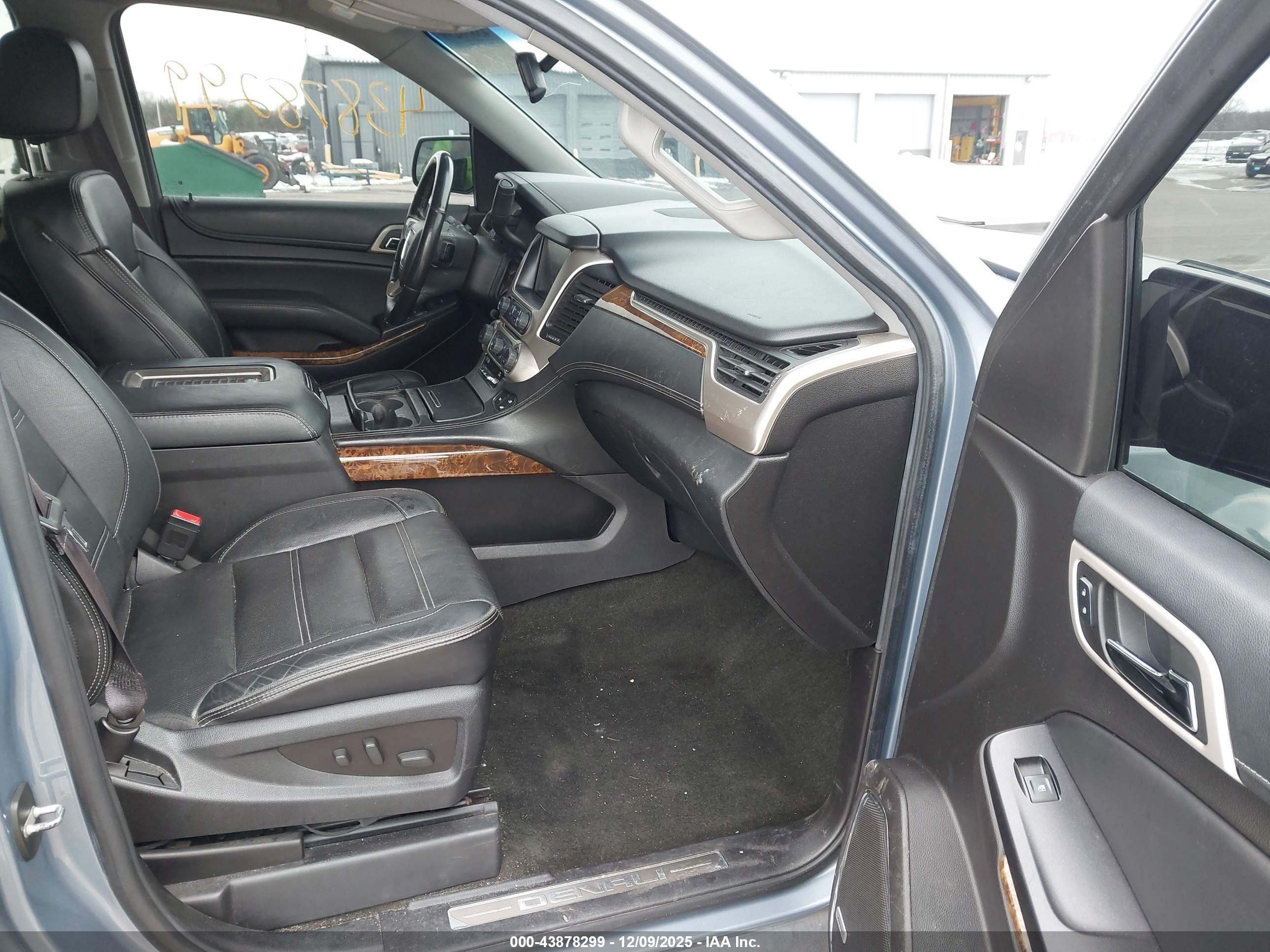 GMC YUKON image 5