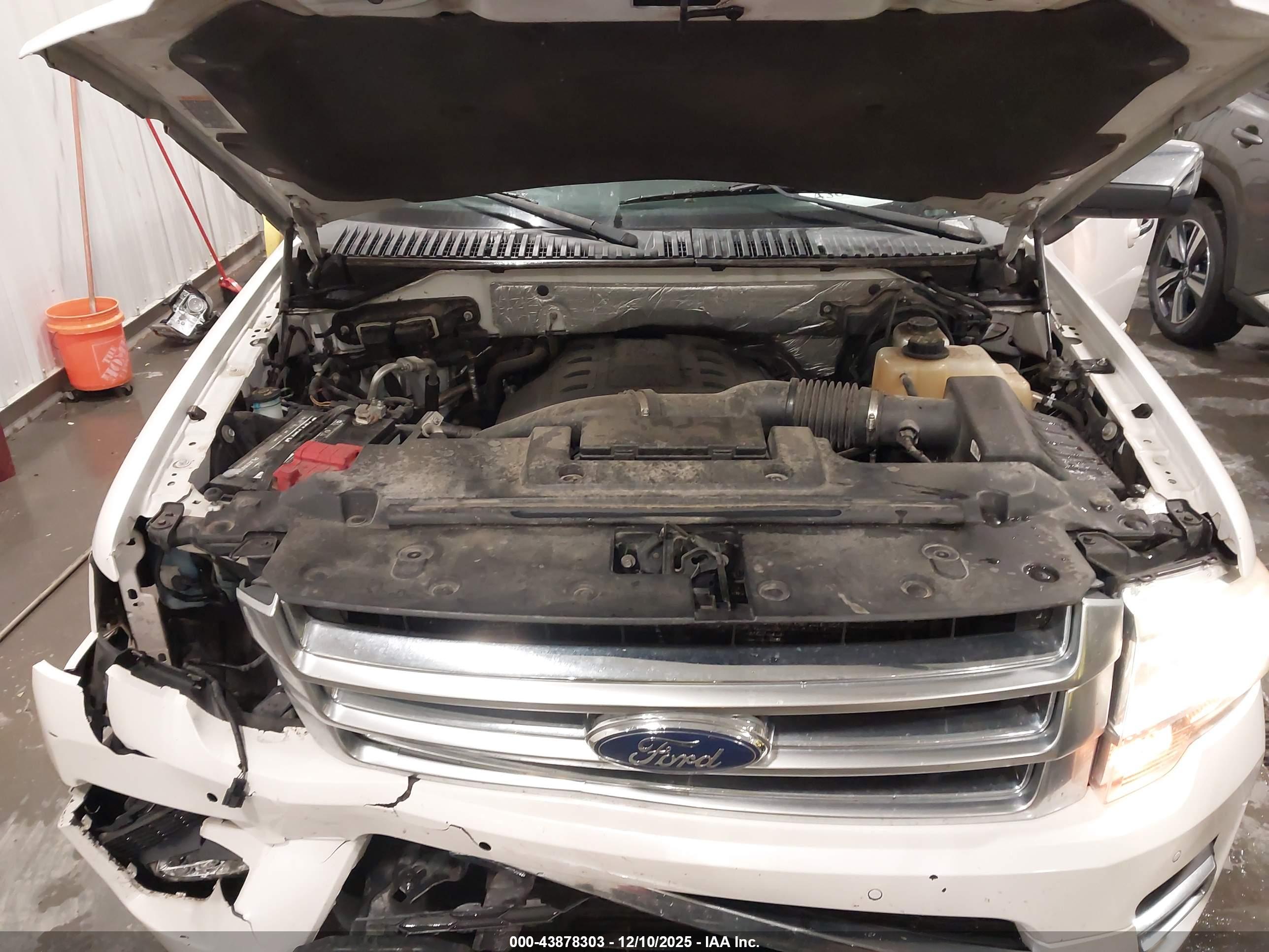 FORD EXPEDITION image 10