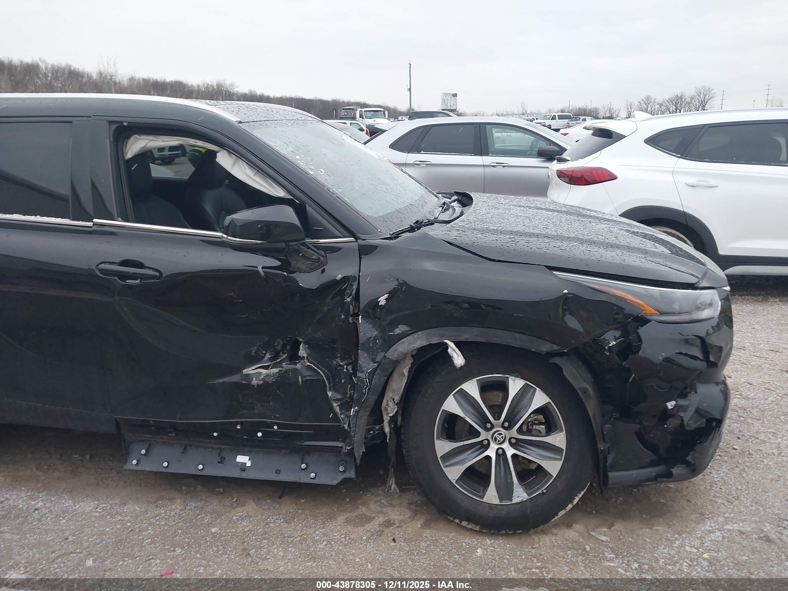 TOYOTA HIGHLANDER image 6