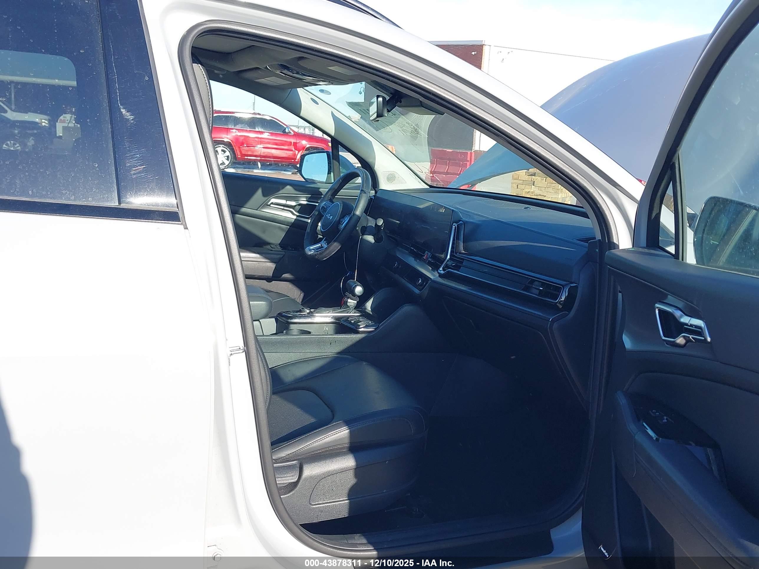 KIA SPORTAGE image 5