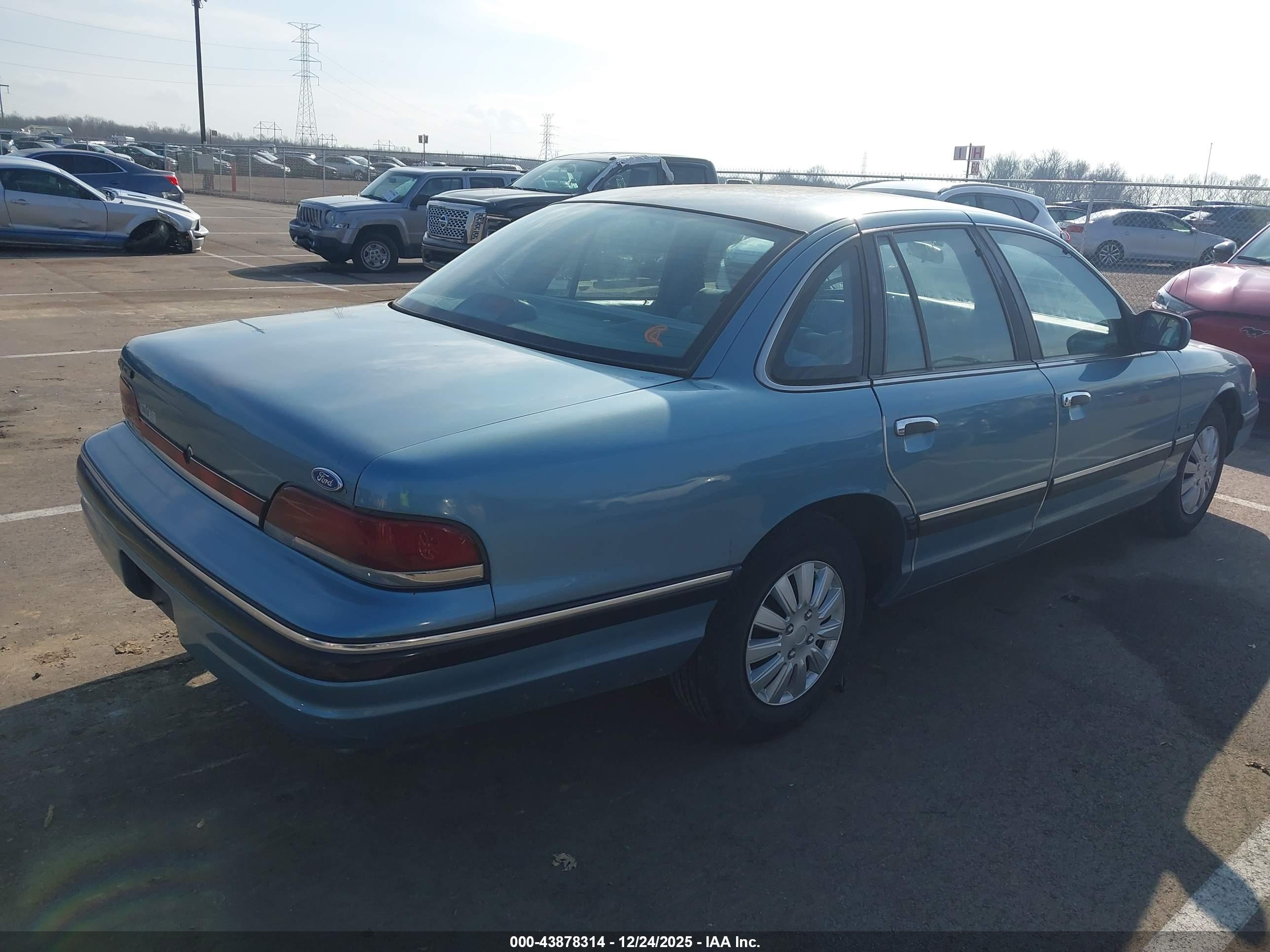 FORD CROWN image 4