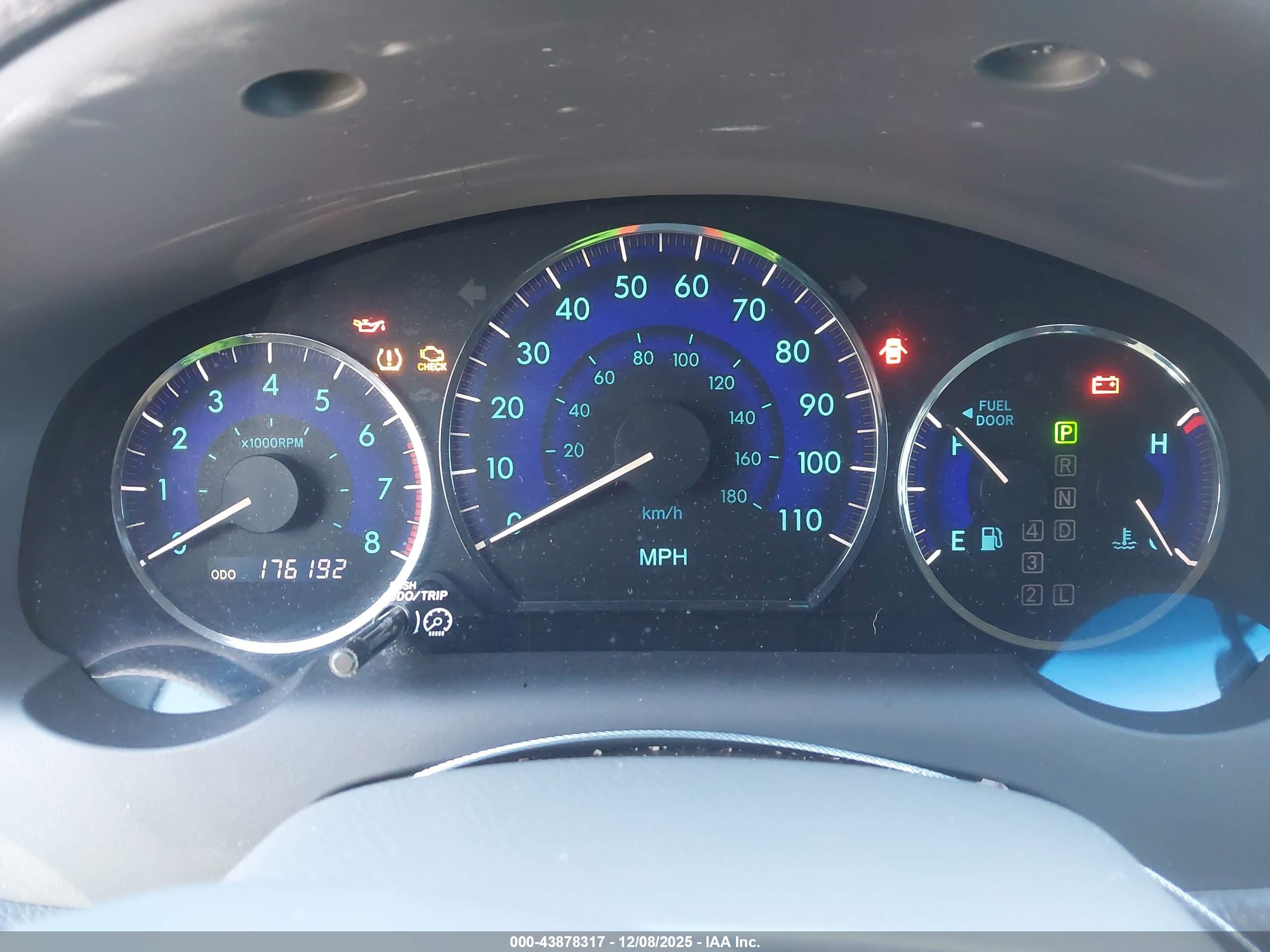 TOYOTA SIENNA image 7
