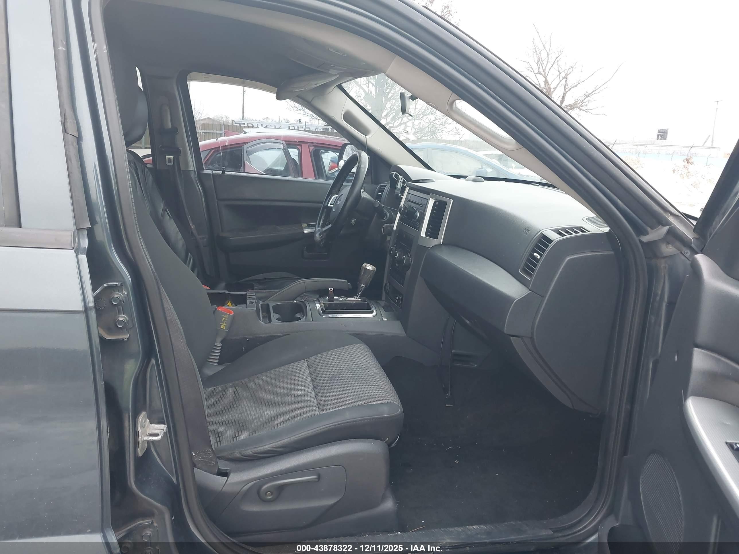 JEEP GRAND image 5