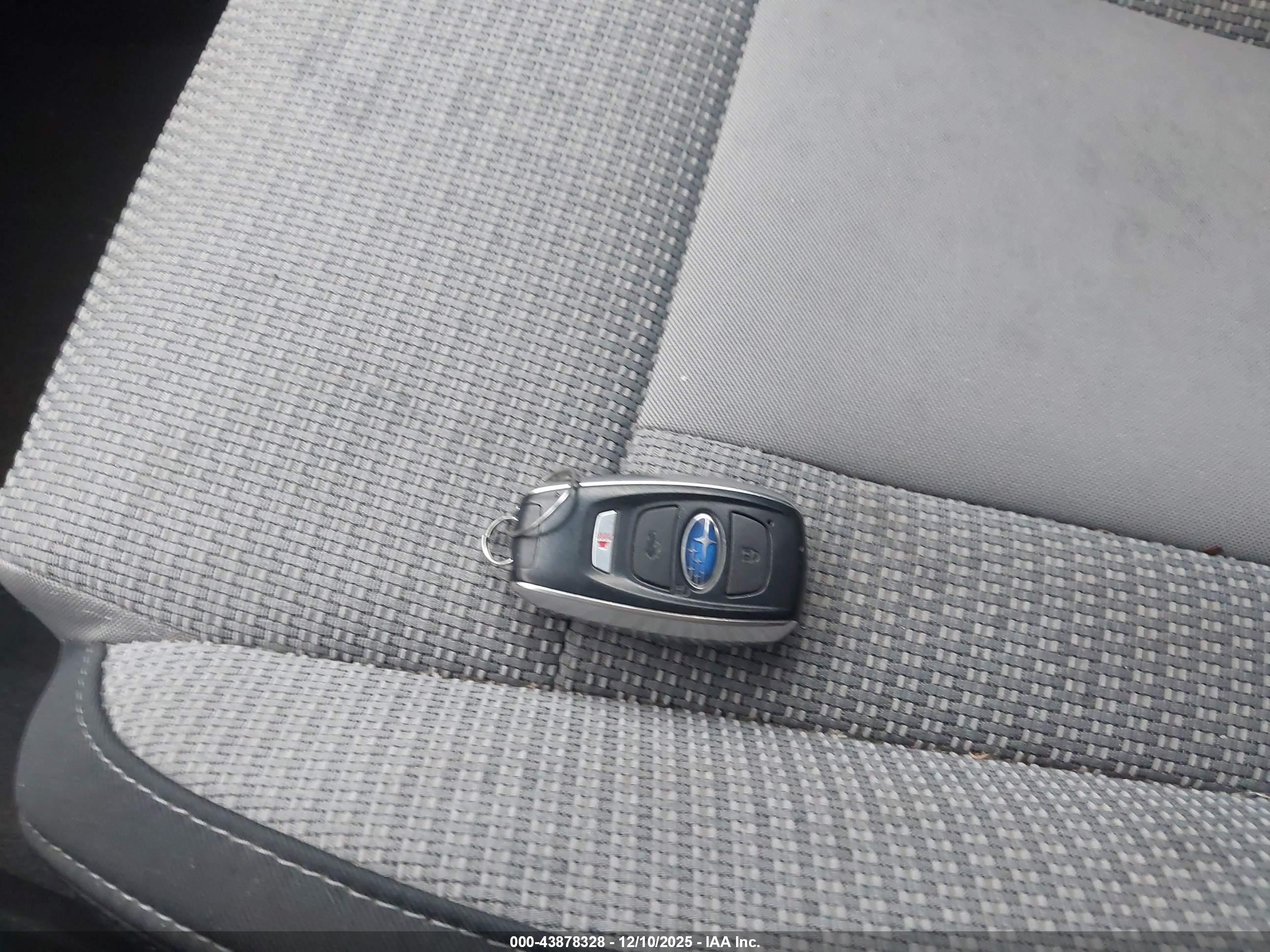 SUBARU OUTBACK image 11