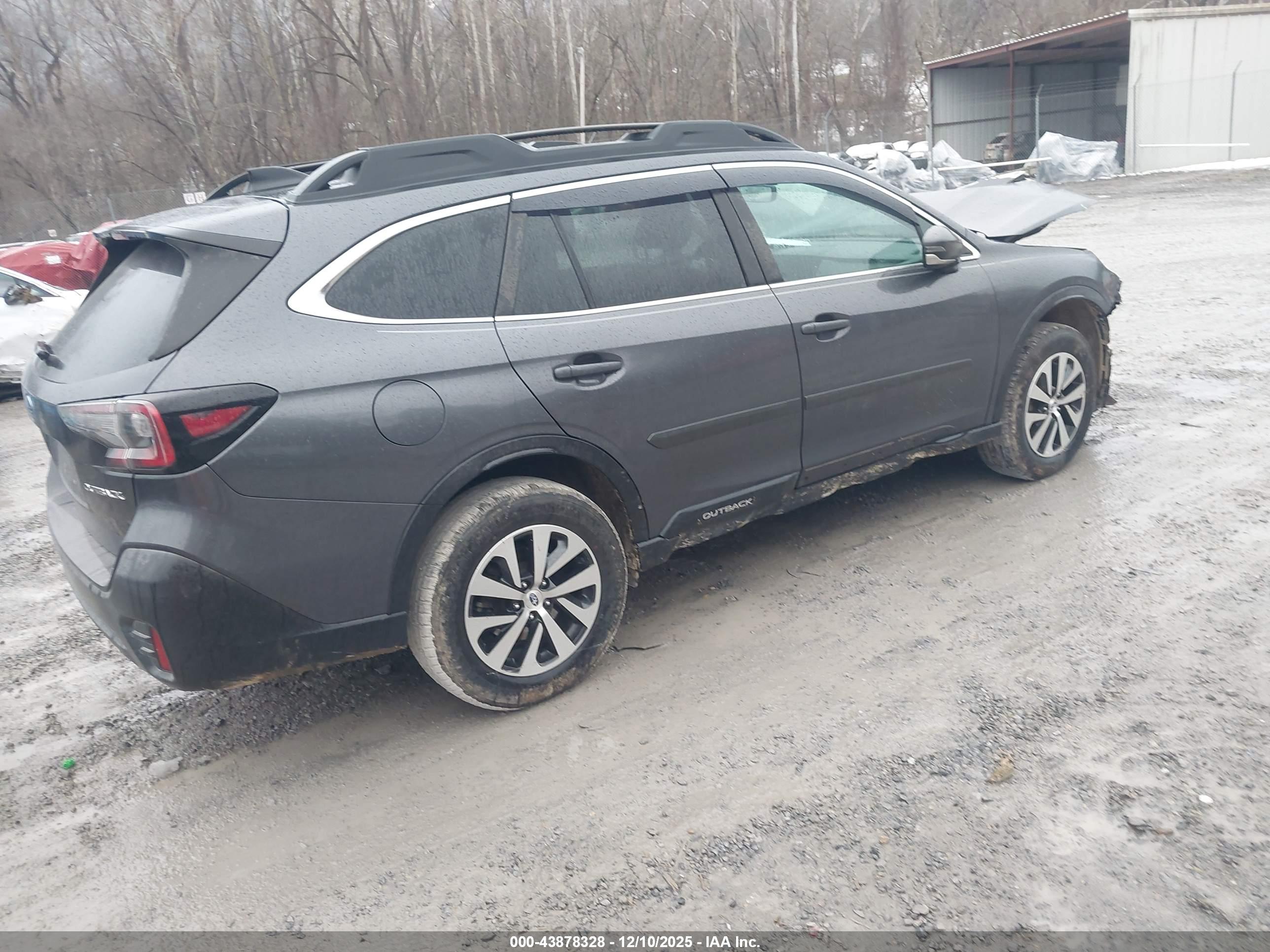 SUBARU OUTBACK image 4