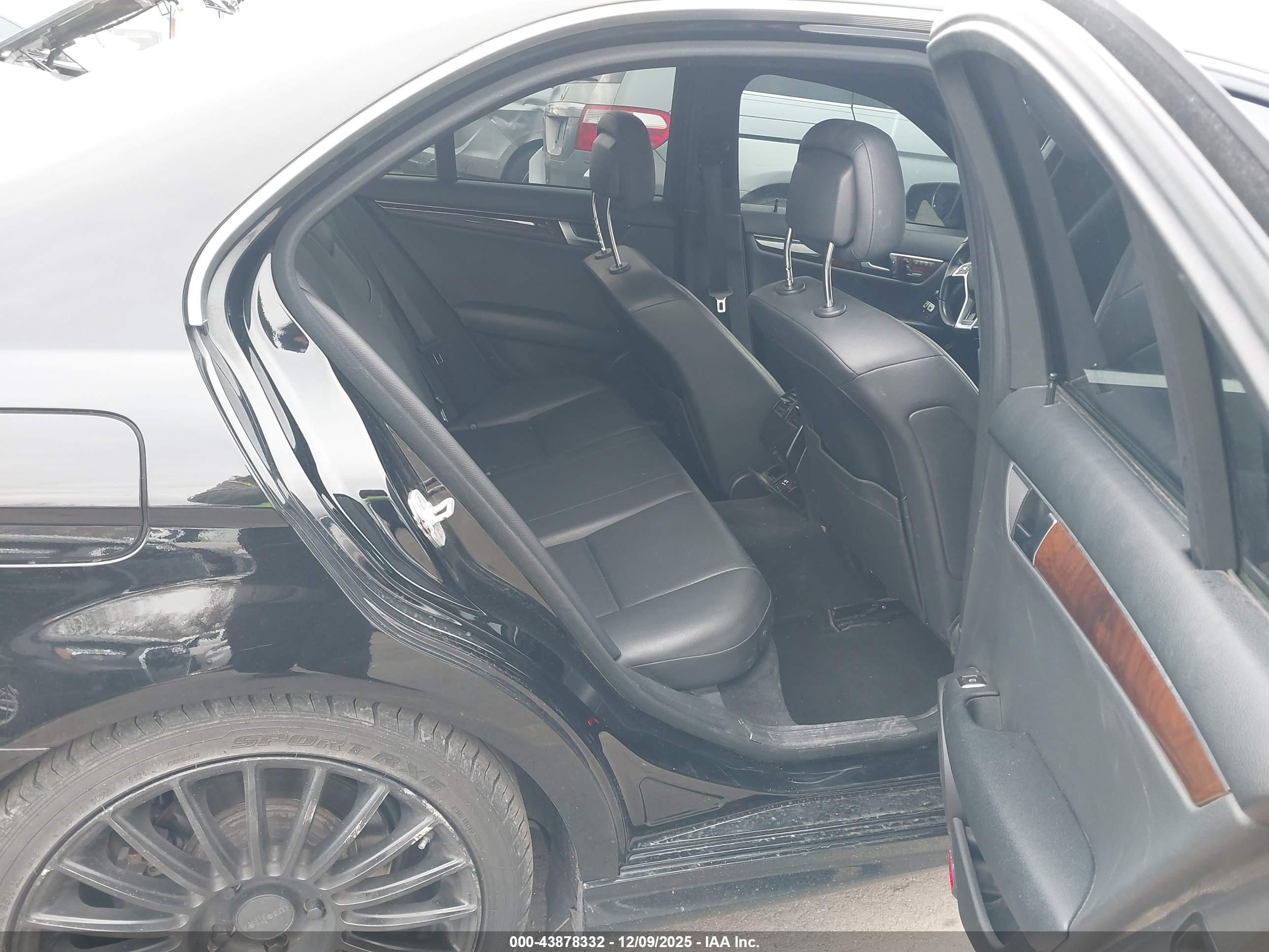 MERCEDES-BENZ C image 8