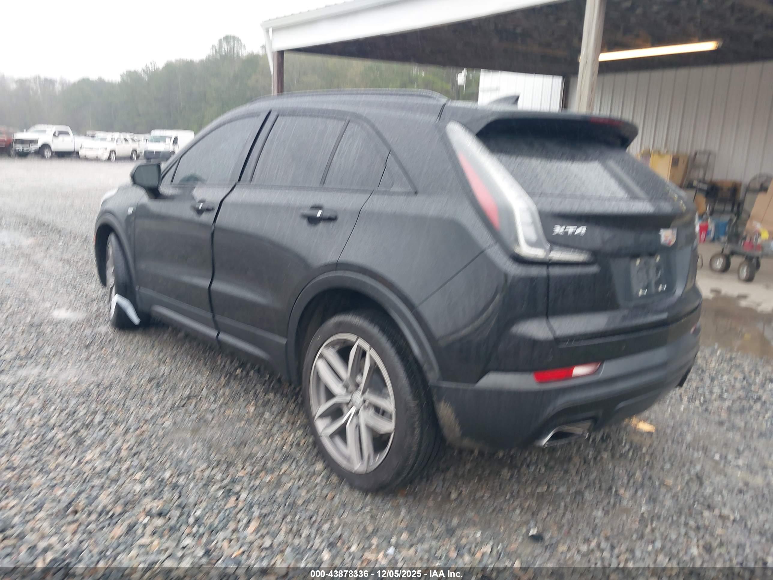 CADILLAC XT4 image 3