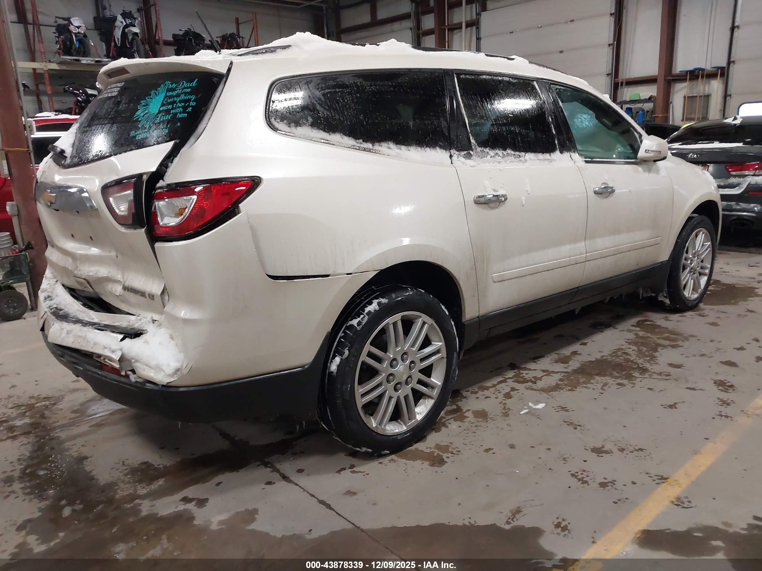 CHEVROLET TRAVERSE image 4