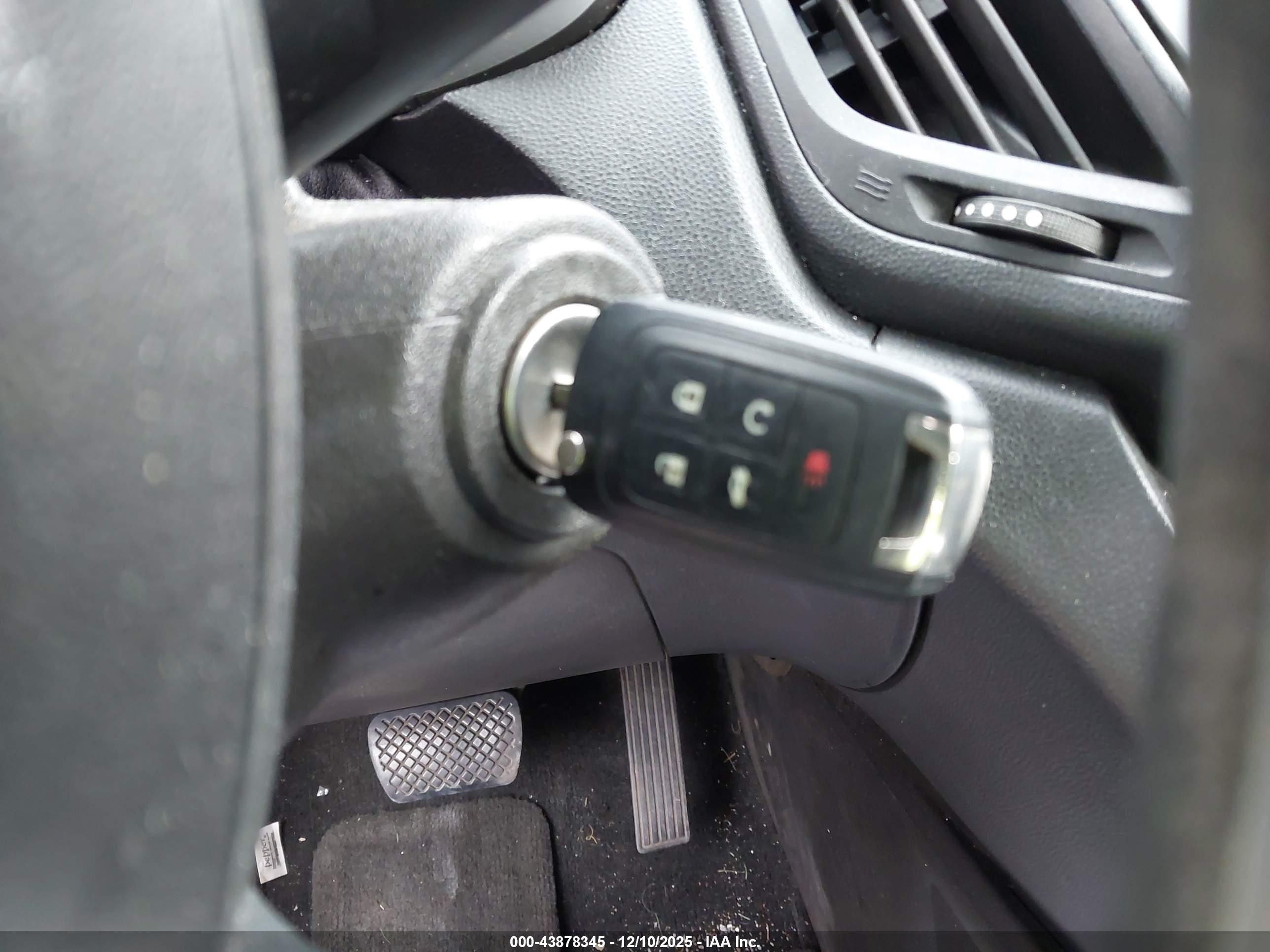 CHEVROLET EQUINOX image 11