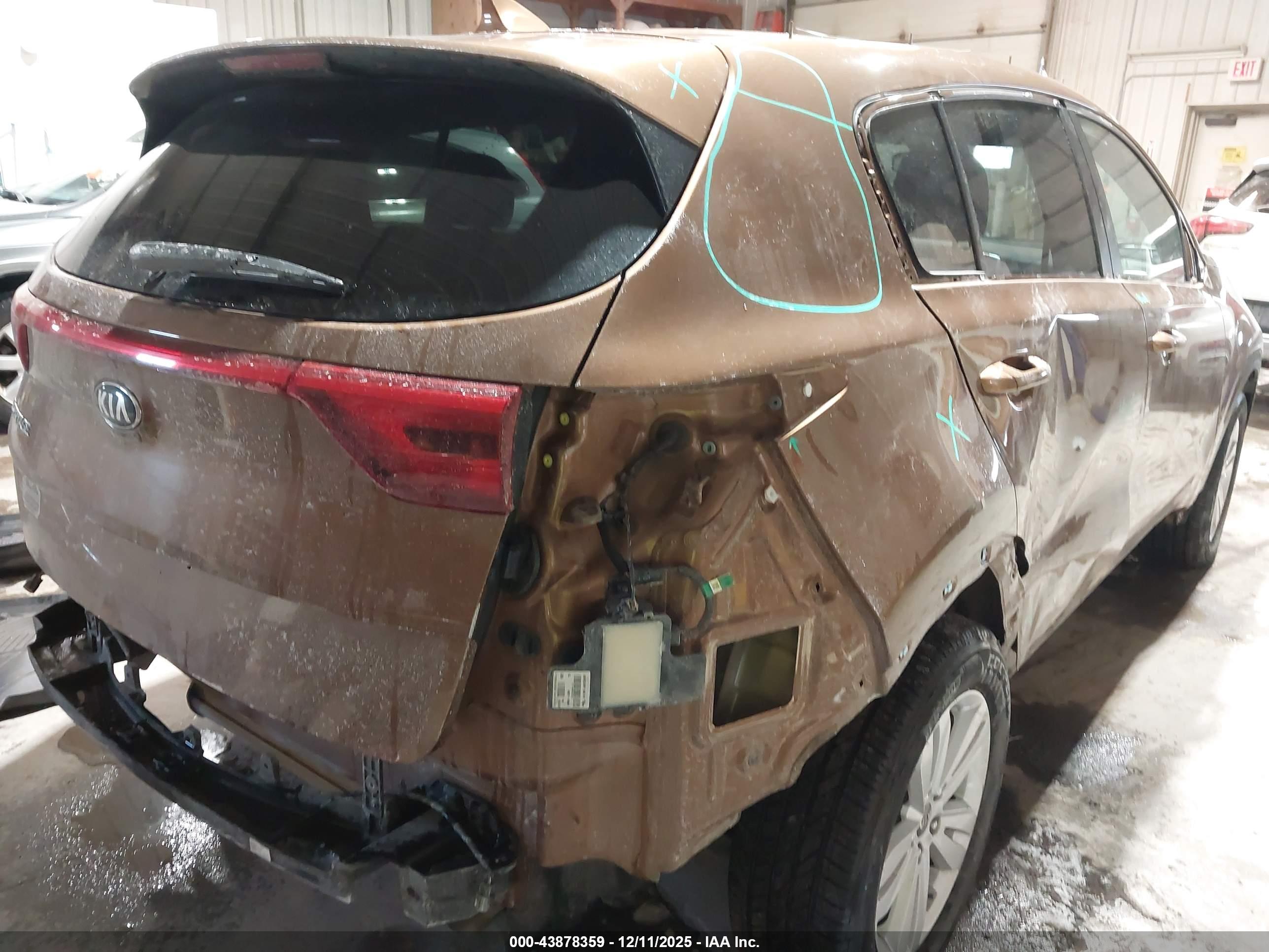 KIA SPORTAGE image 4