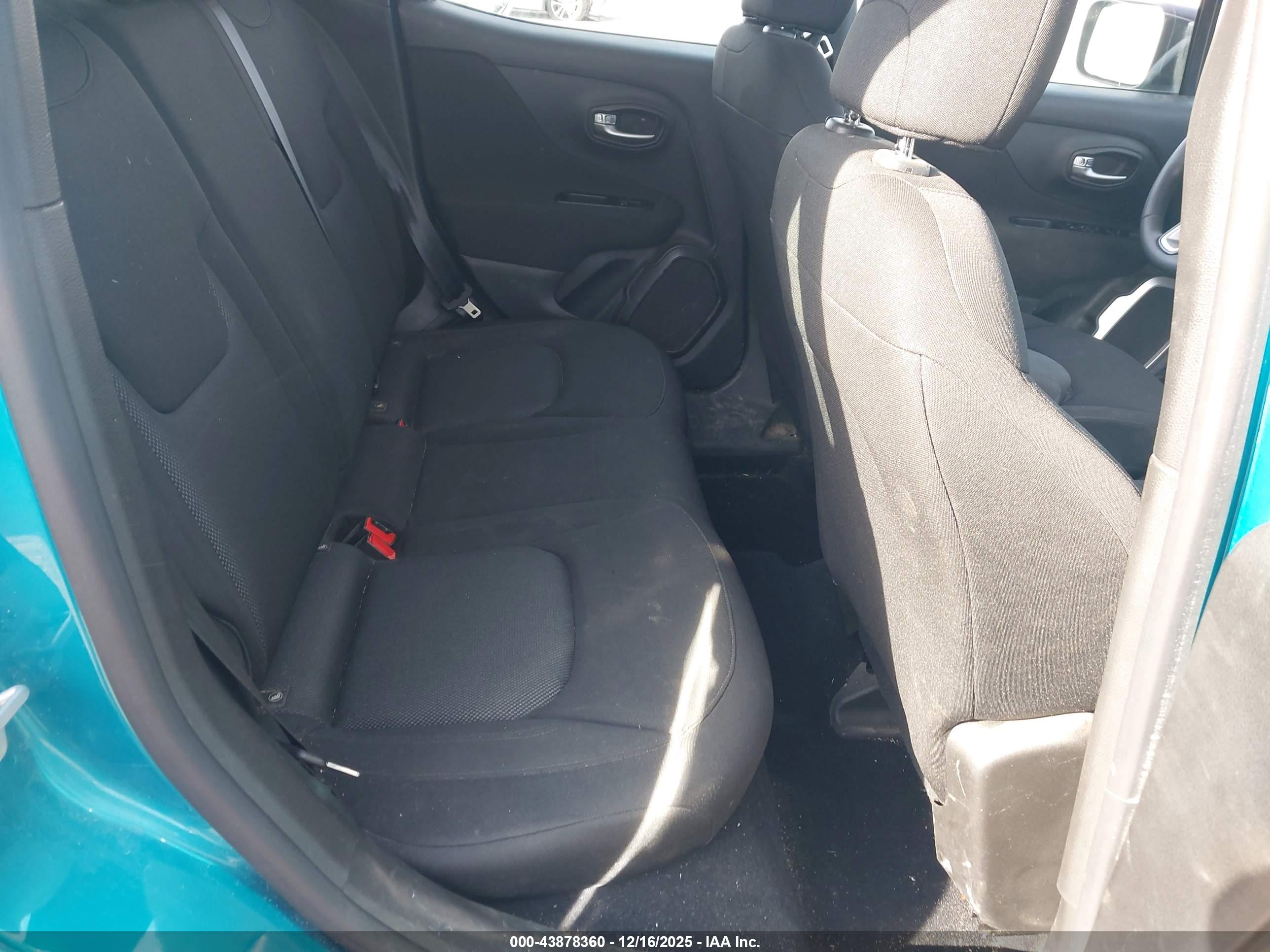 JEEP RENEGADE image 8