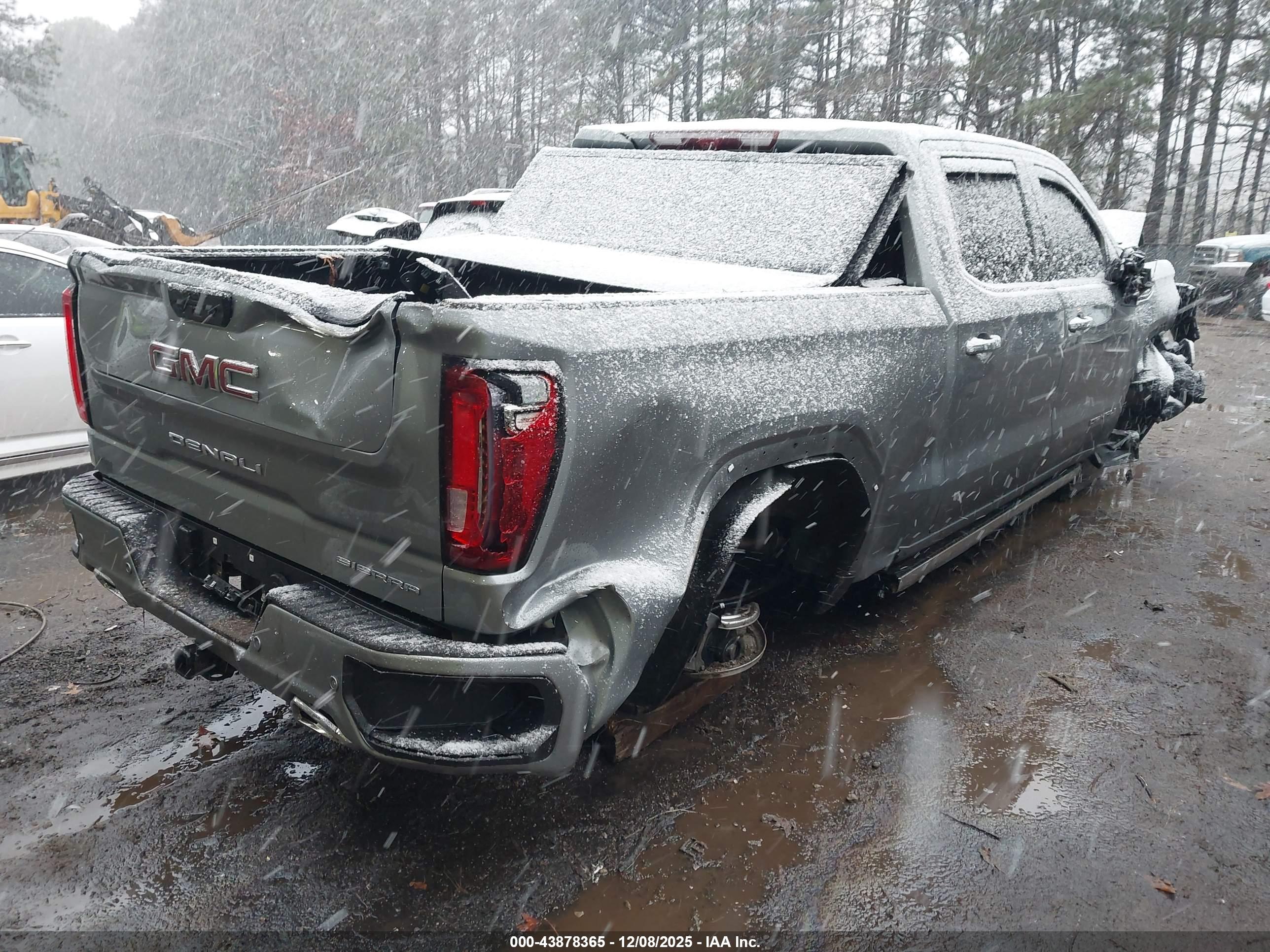 GMC SIERRA image 4