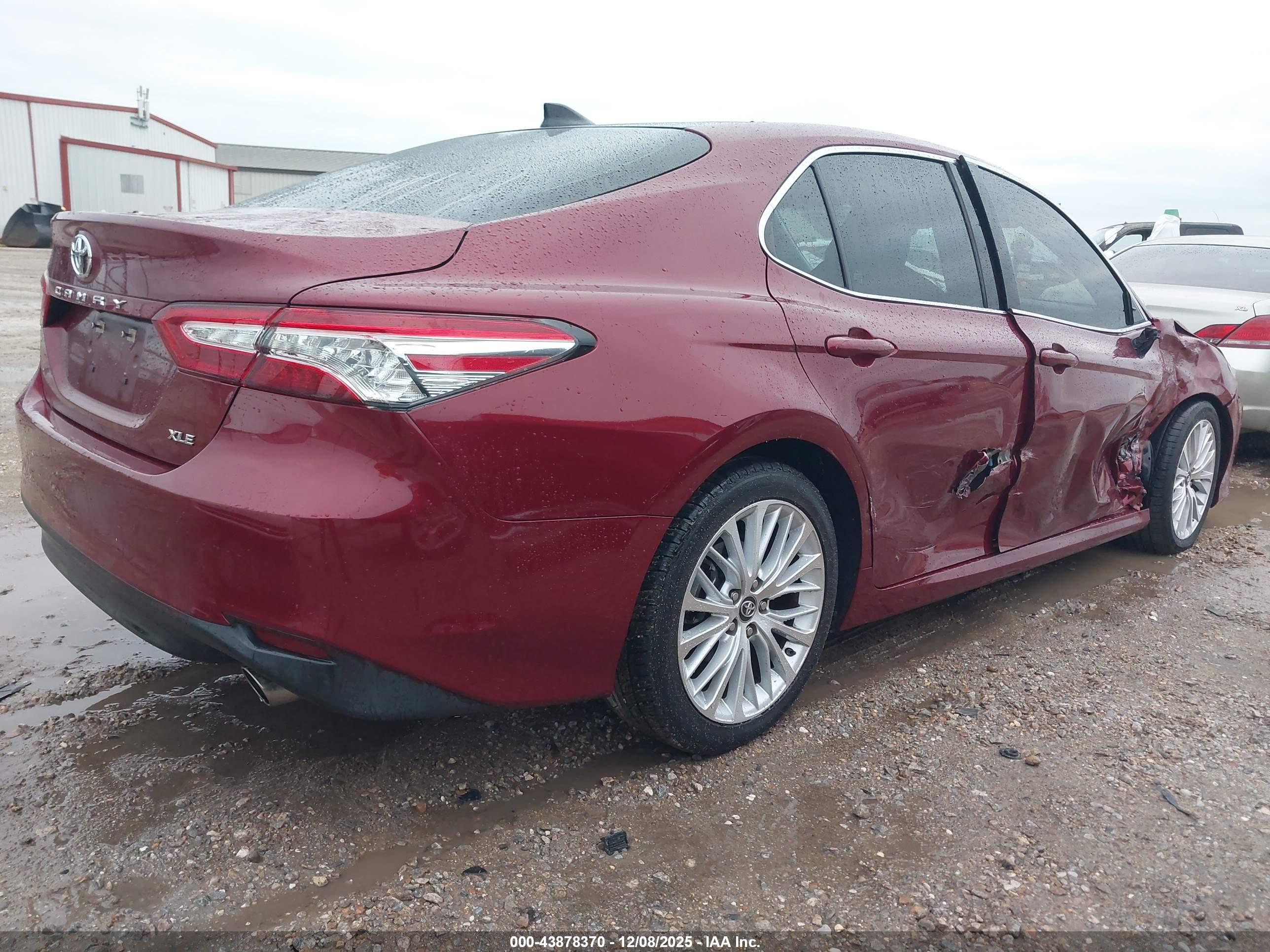 TOYOTA CAMRY image 4