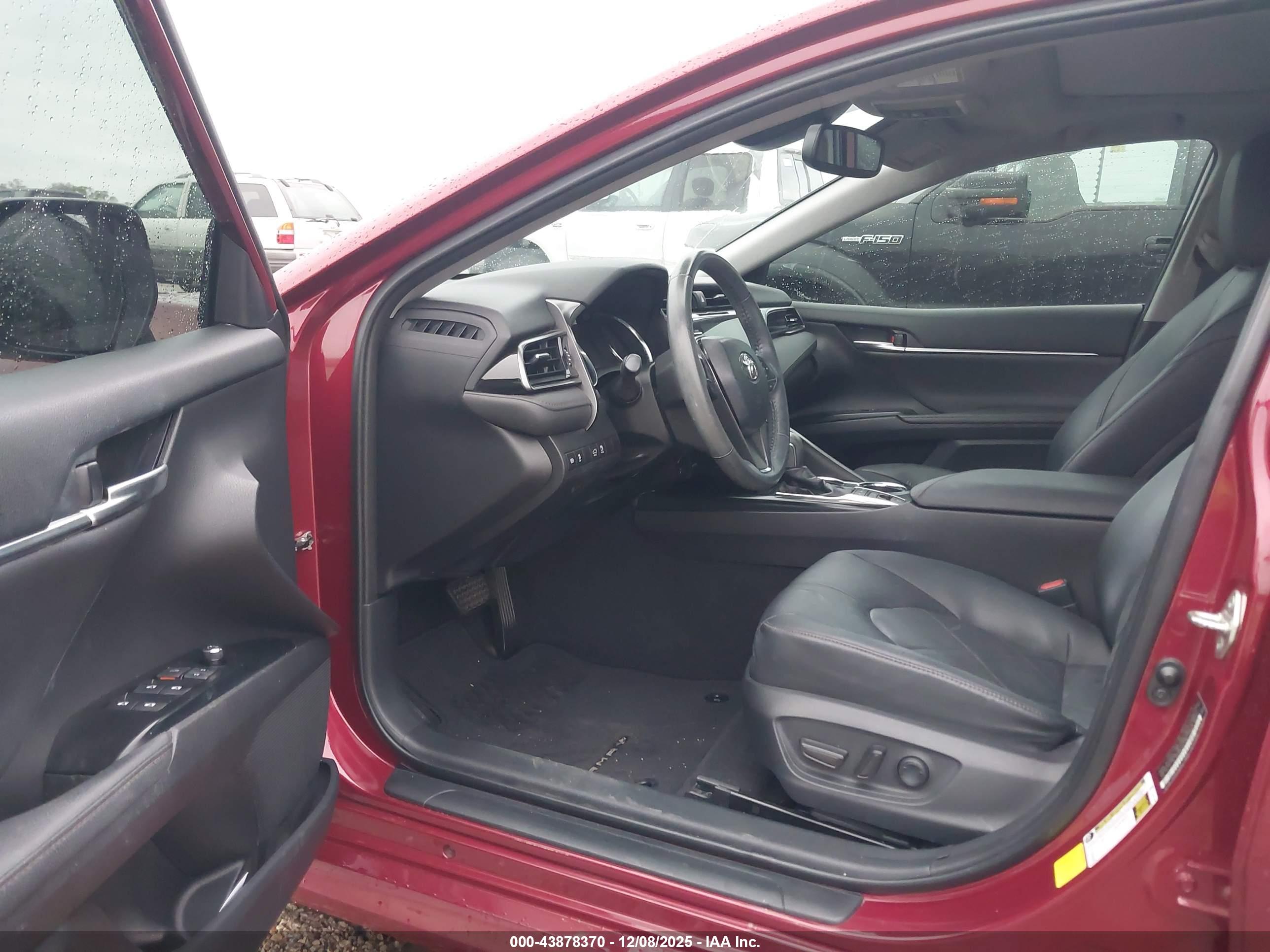 TOYOTA CAMRY image 5