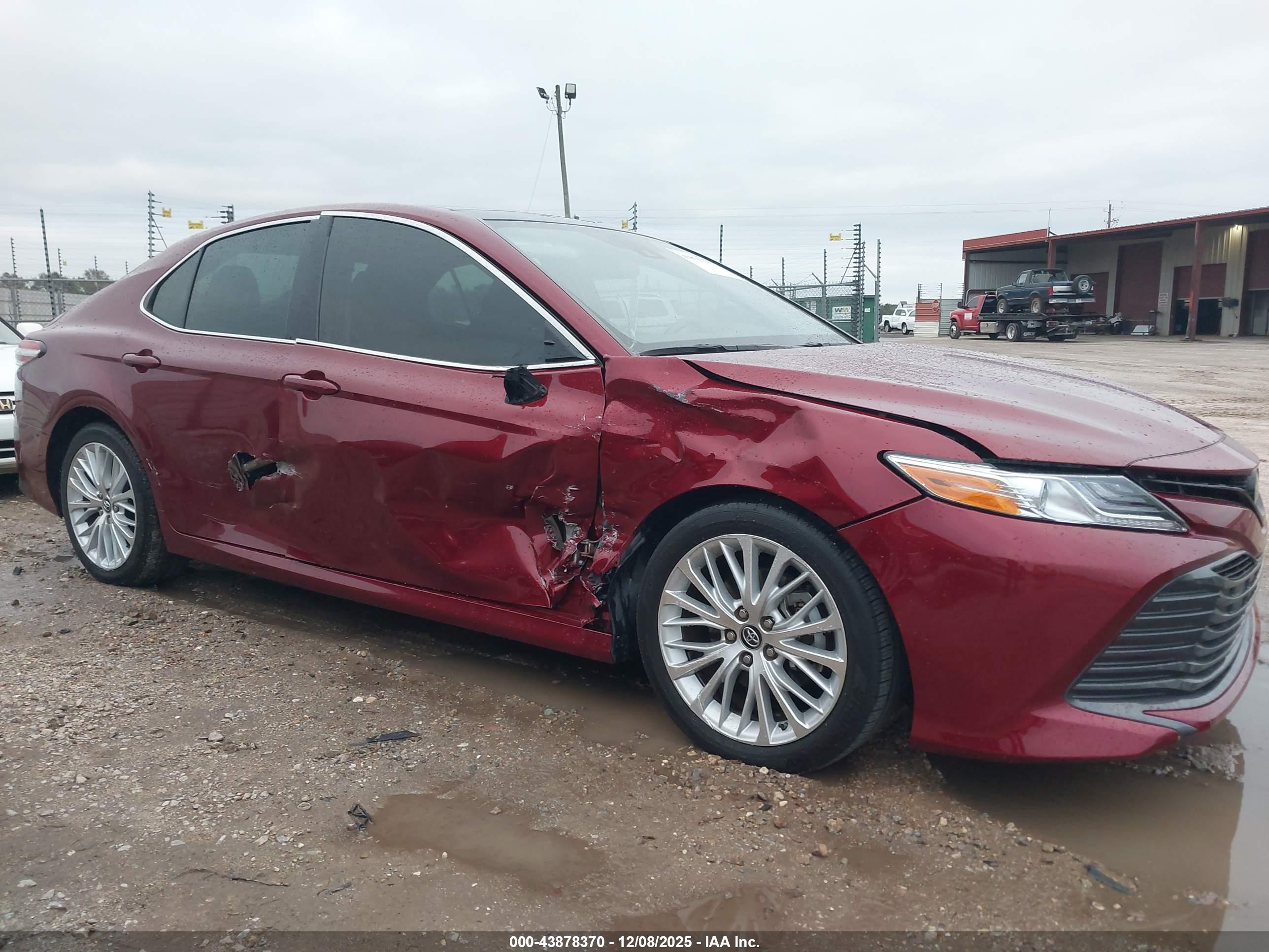 TOYOTA CAMRY image 6