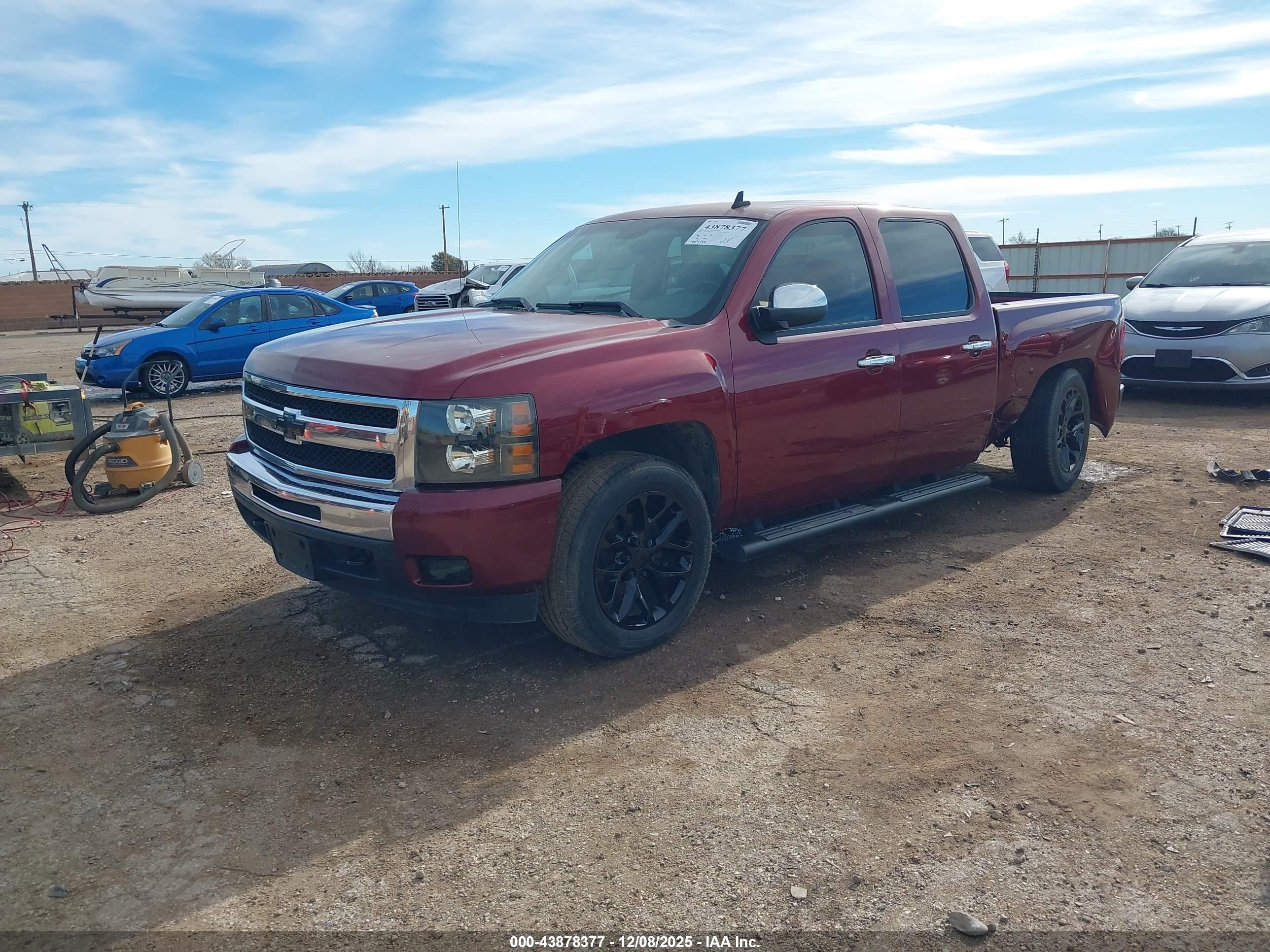 CHEVROLET SILVERADO image 2